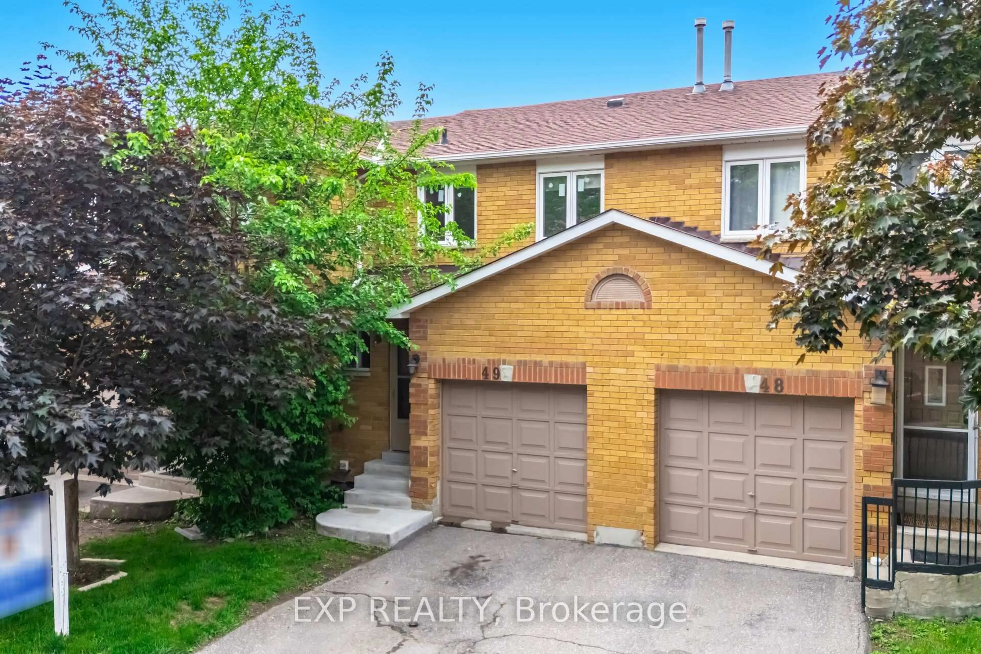 Home with brick exterior material, street for 550 Steddick Crt #49, Mississauga Ontario L5R 3S8