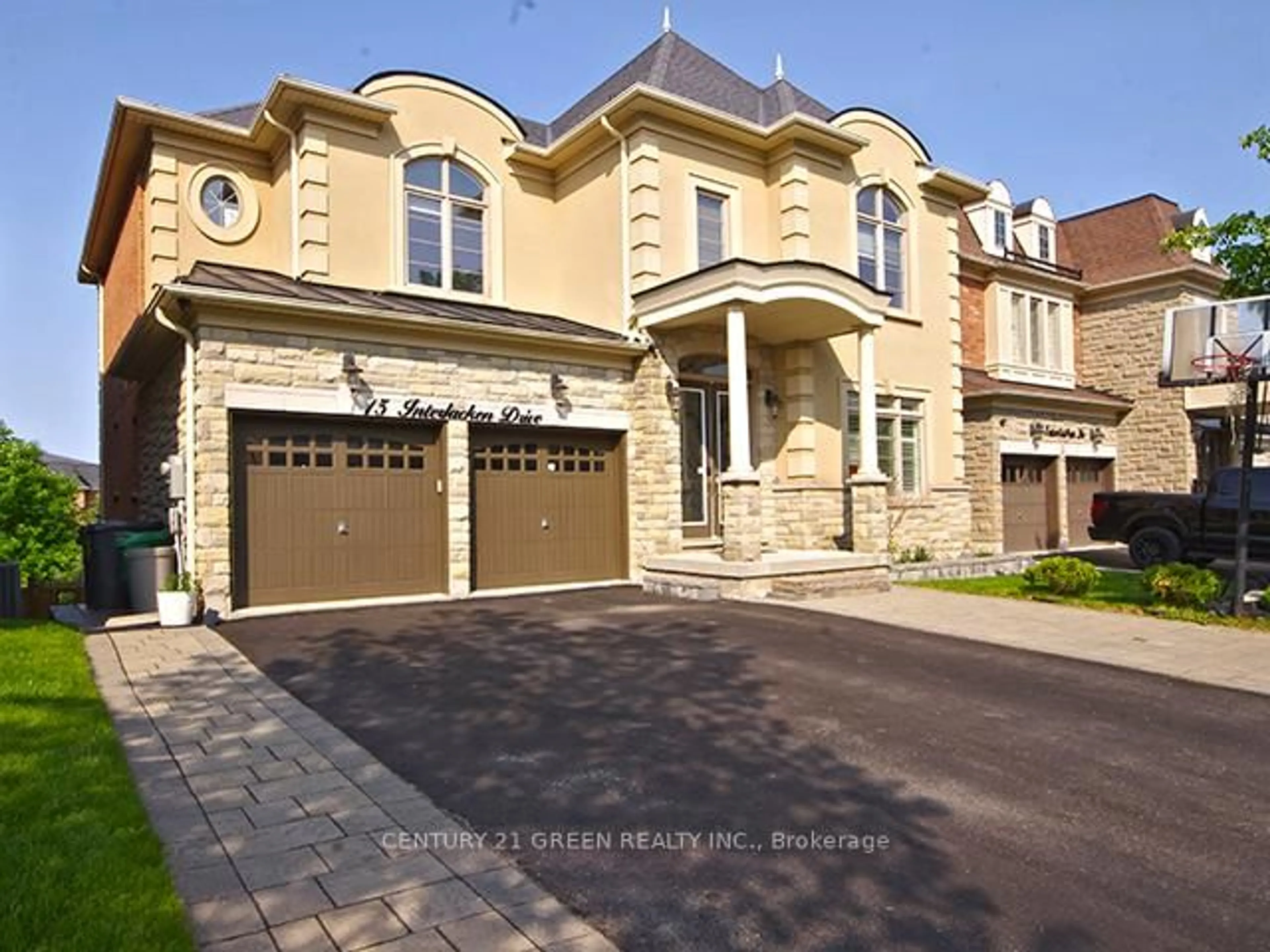 Home with brick exterior material, street for 15 Interlacken Dr, Brampton Ontario L6X 0Y1