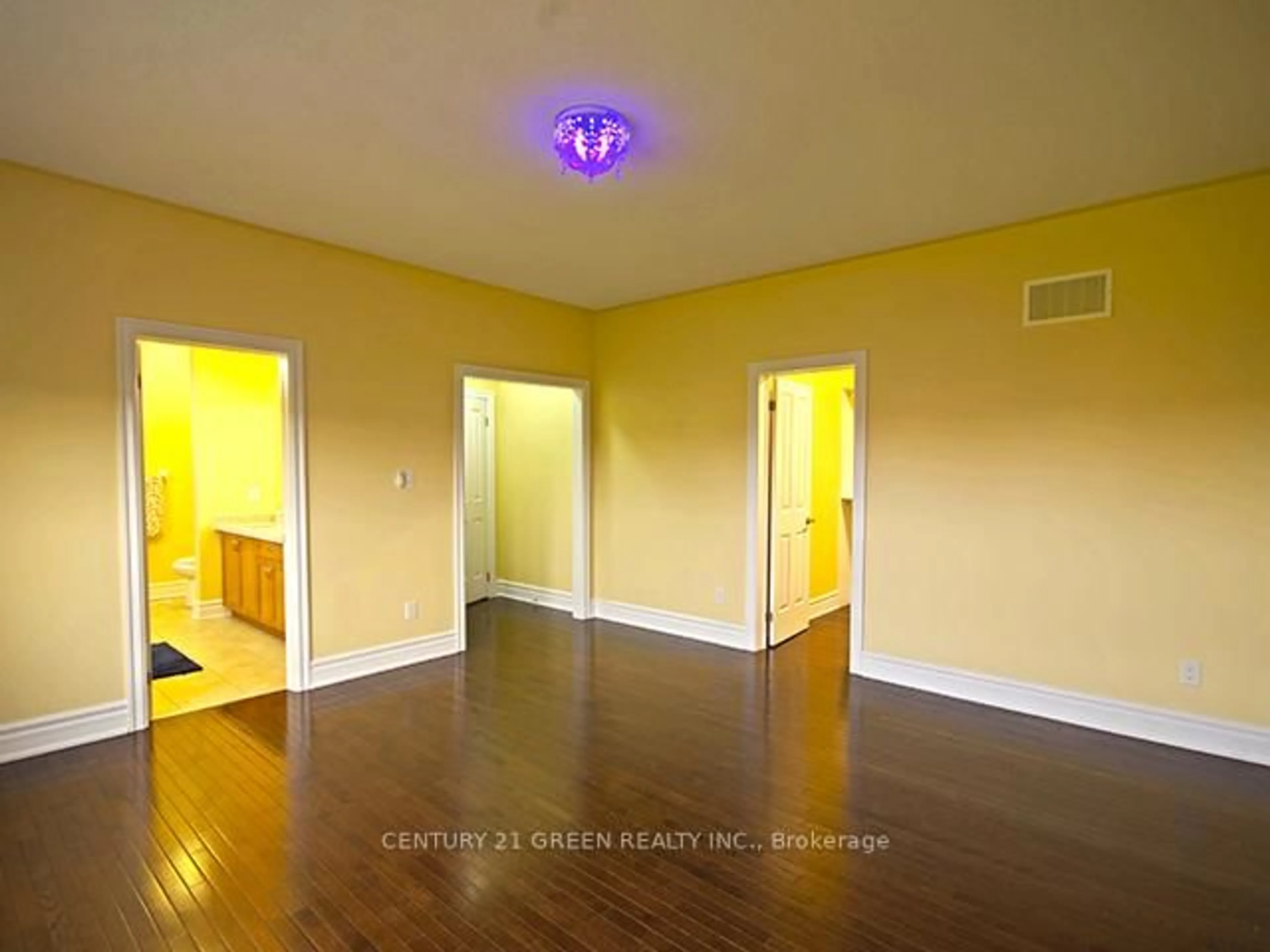 A pic of a room for 15 Interlacken Dr, Brampton Ontario L6X 0Y1