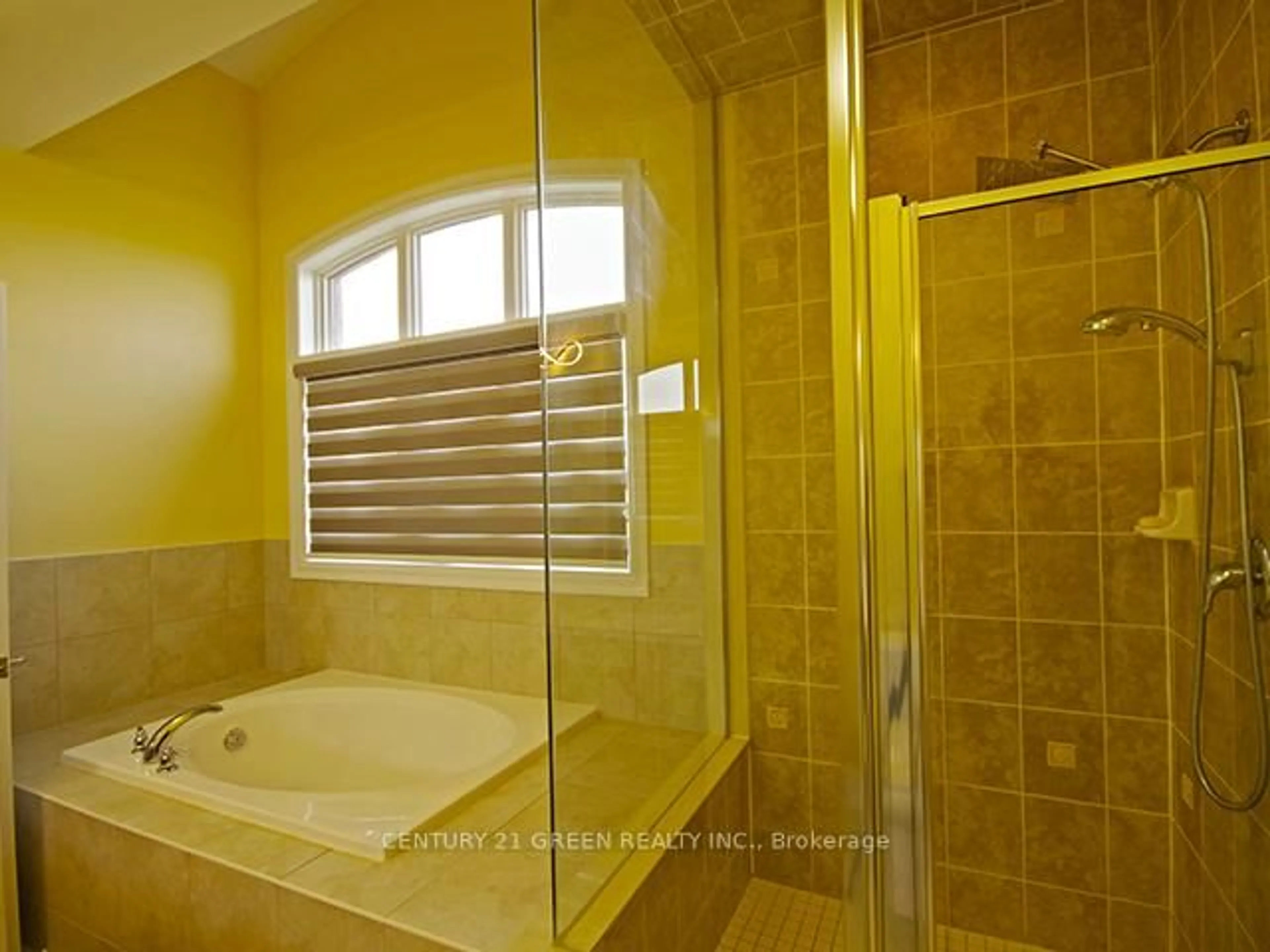 Contemporary bathroom, ceramic/tile floor for 15 Interlacken Dr, Brampton Ontario L6X 0Y1