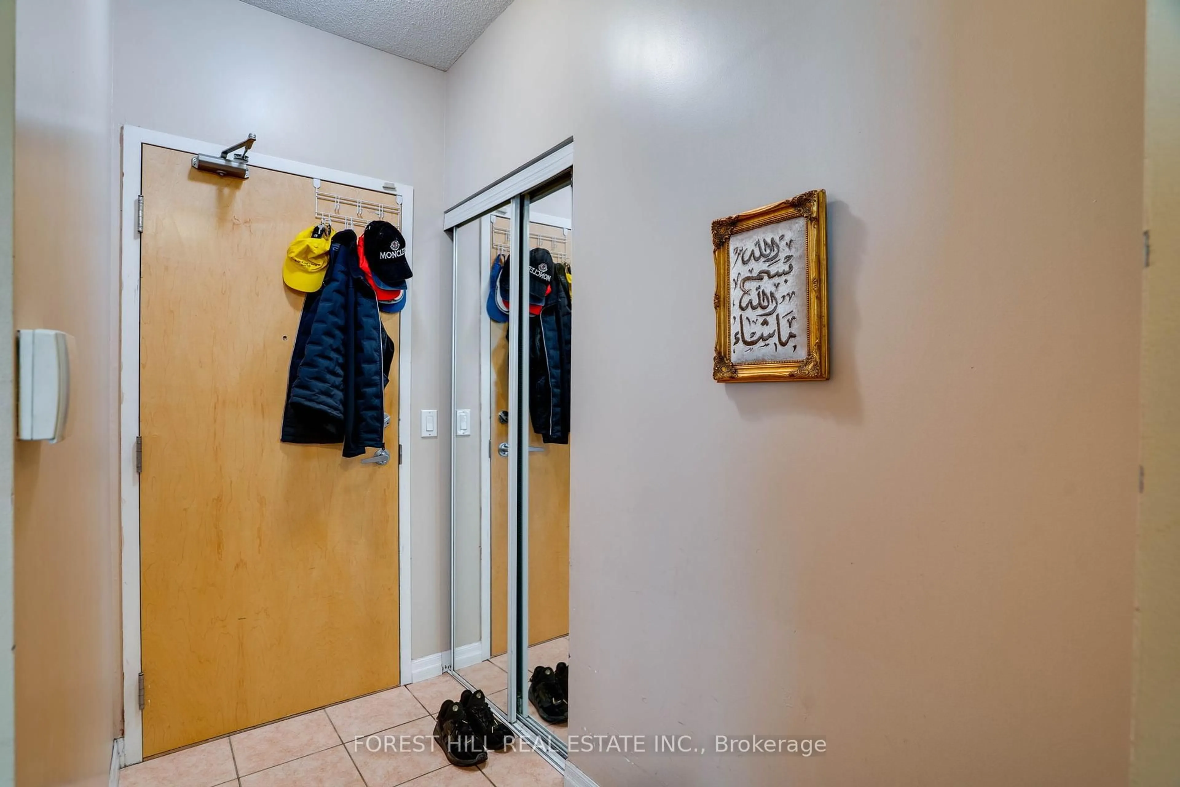 Unknown for 220 Burnhamthorpe Rd #1509, Mississauga Ontario L5B 4N4