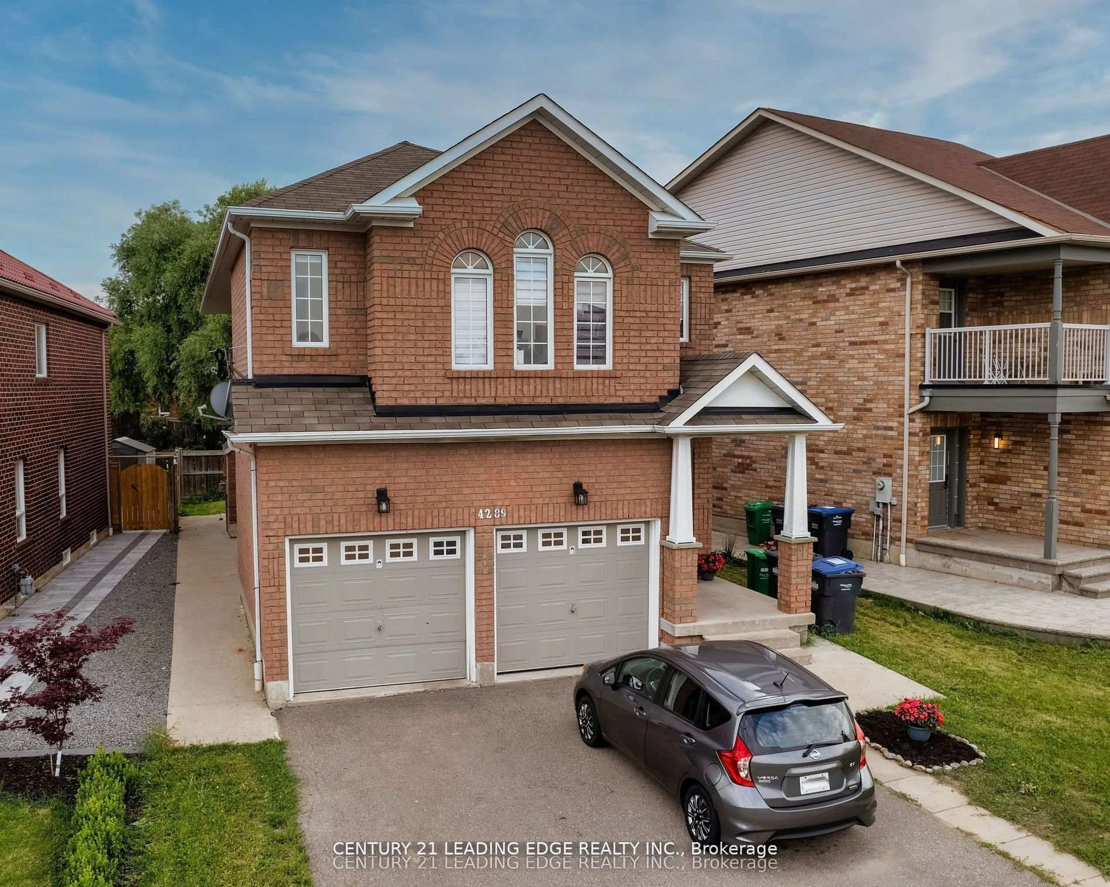 Home with brick exterior material, street for 4289 Guildwood Way, Mississauga Ontario L5R 0A7