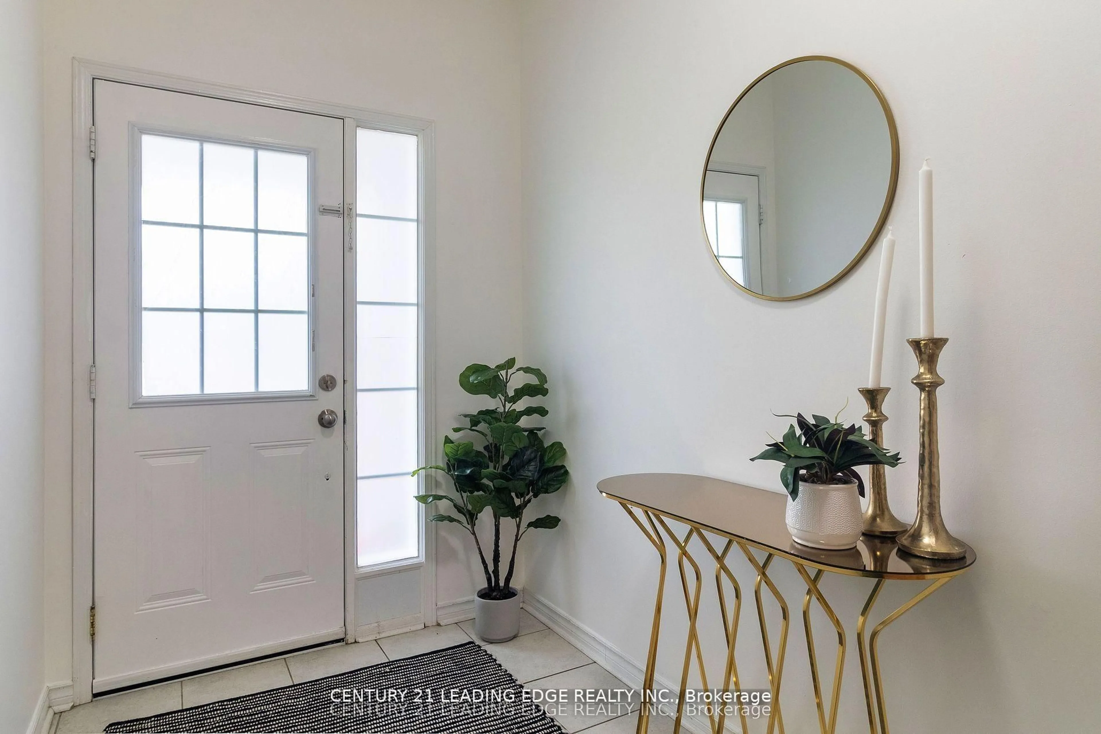 Indoor entryway for 4289 Guildwood Way, Mississauga Ontario L5R 0A7