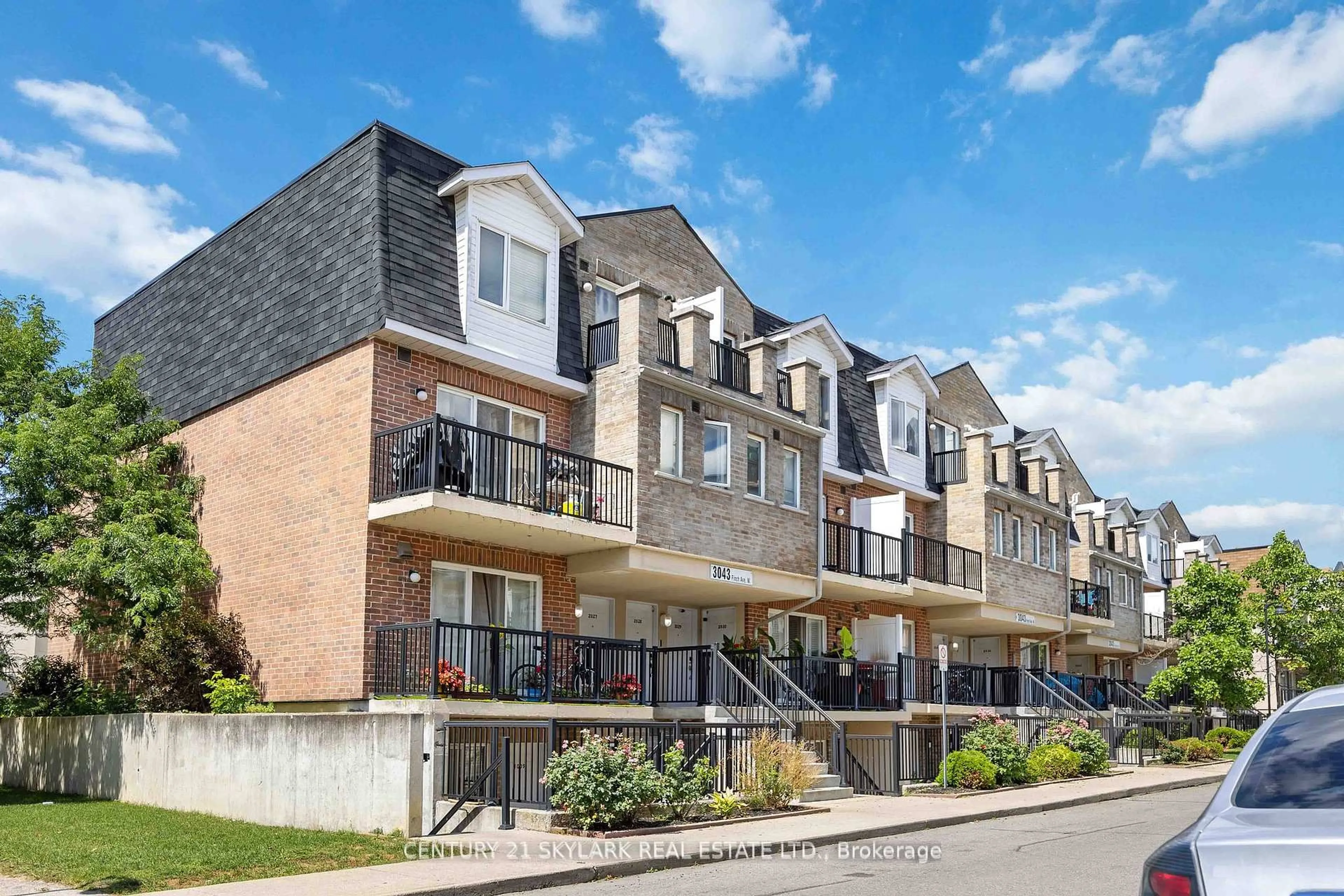 Patio, unknown for 3043 Finch Ave #2027, Toronto Ontario M9M 0A4