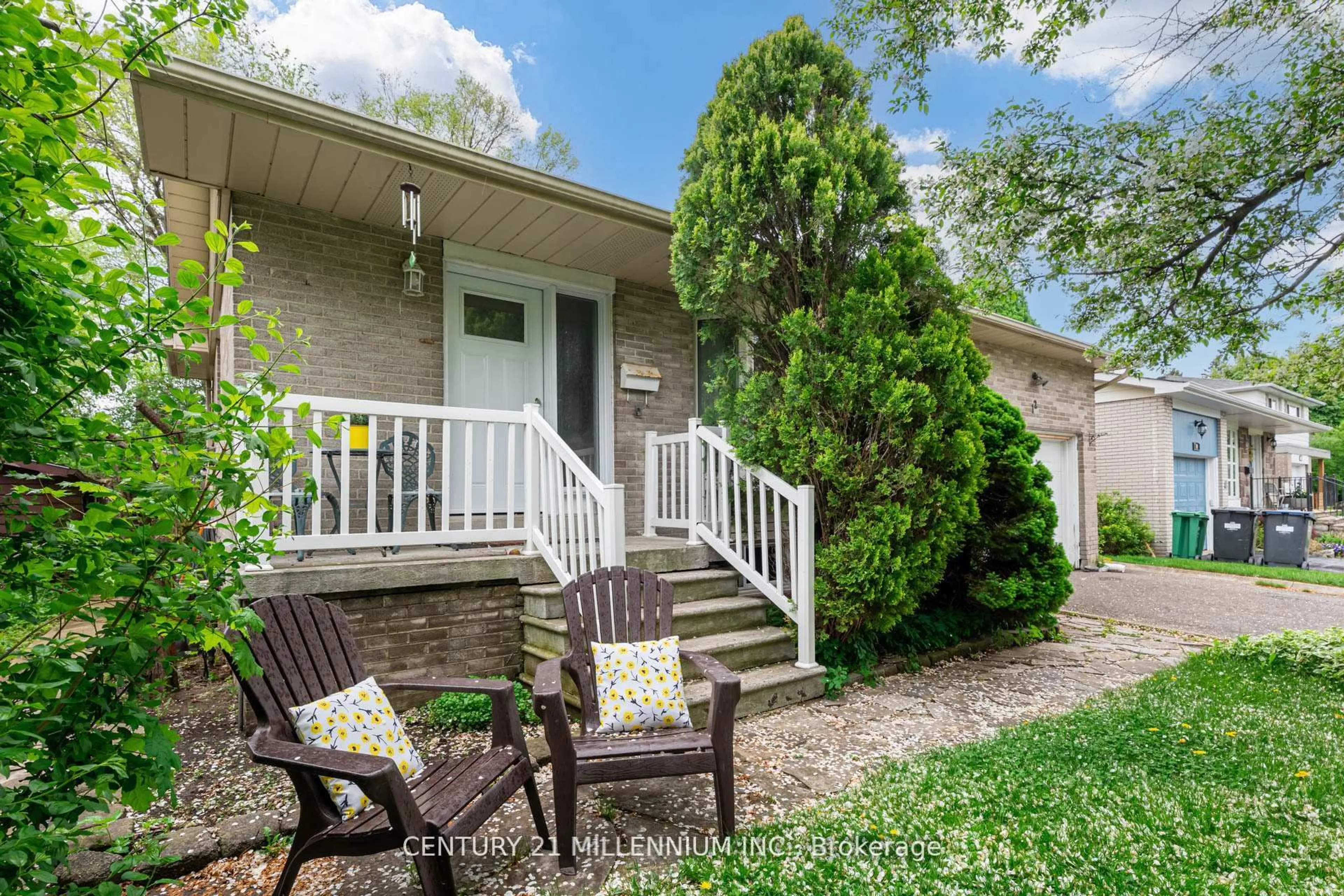 Patio, street for 12 Parkend Ave, Brampton Ontario L6Y 1B2