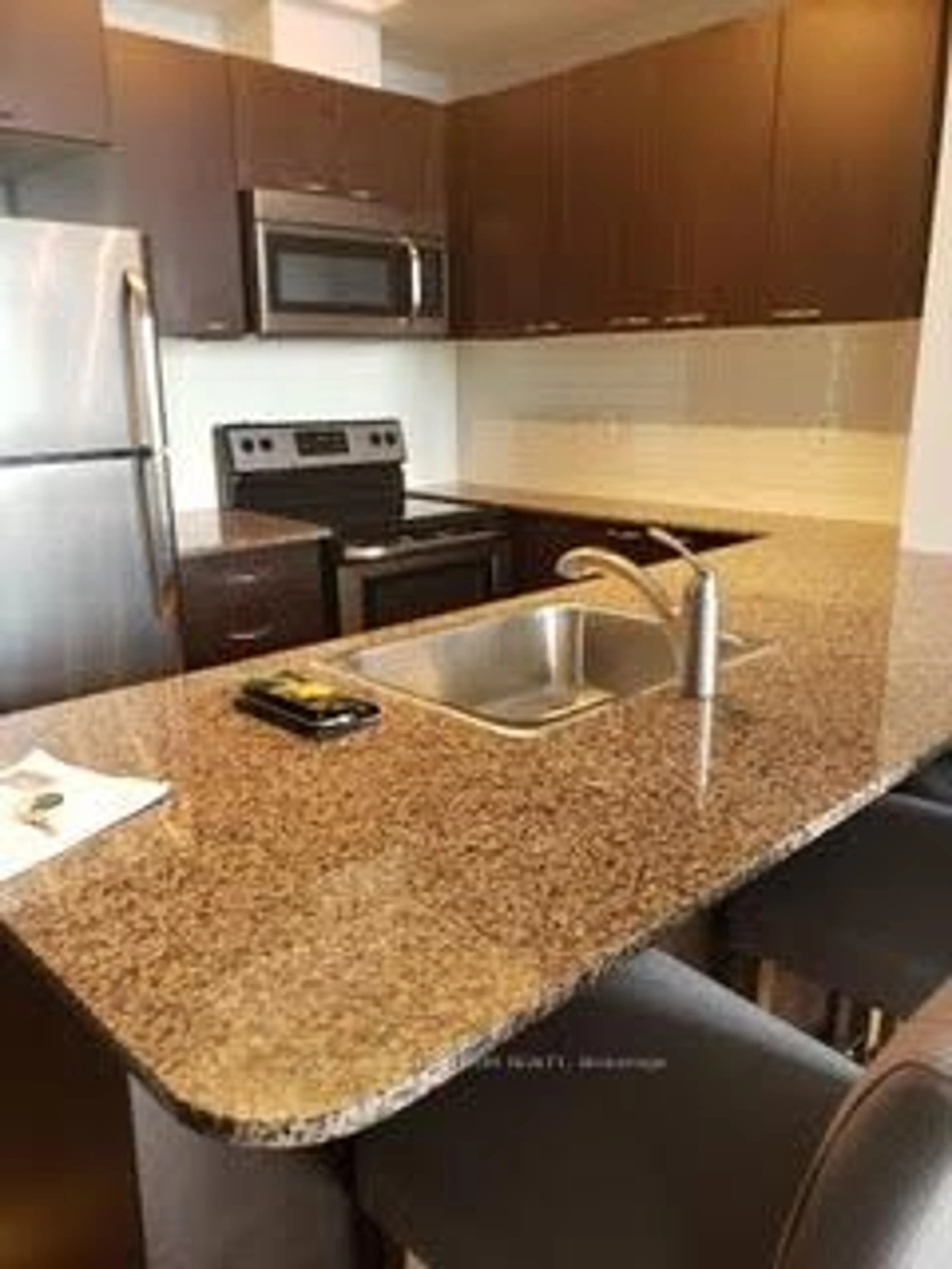 Standard kitchen, unknown for 385 Prince of wales Dr, Mississauga Ontario L5B 0C6