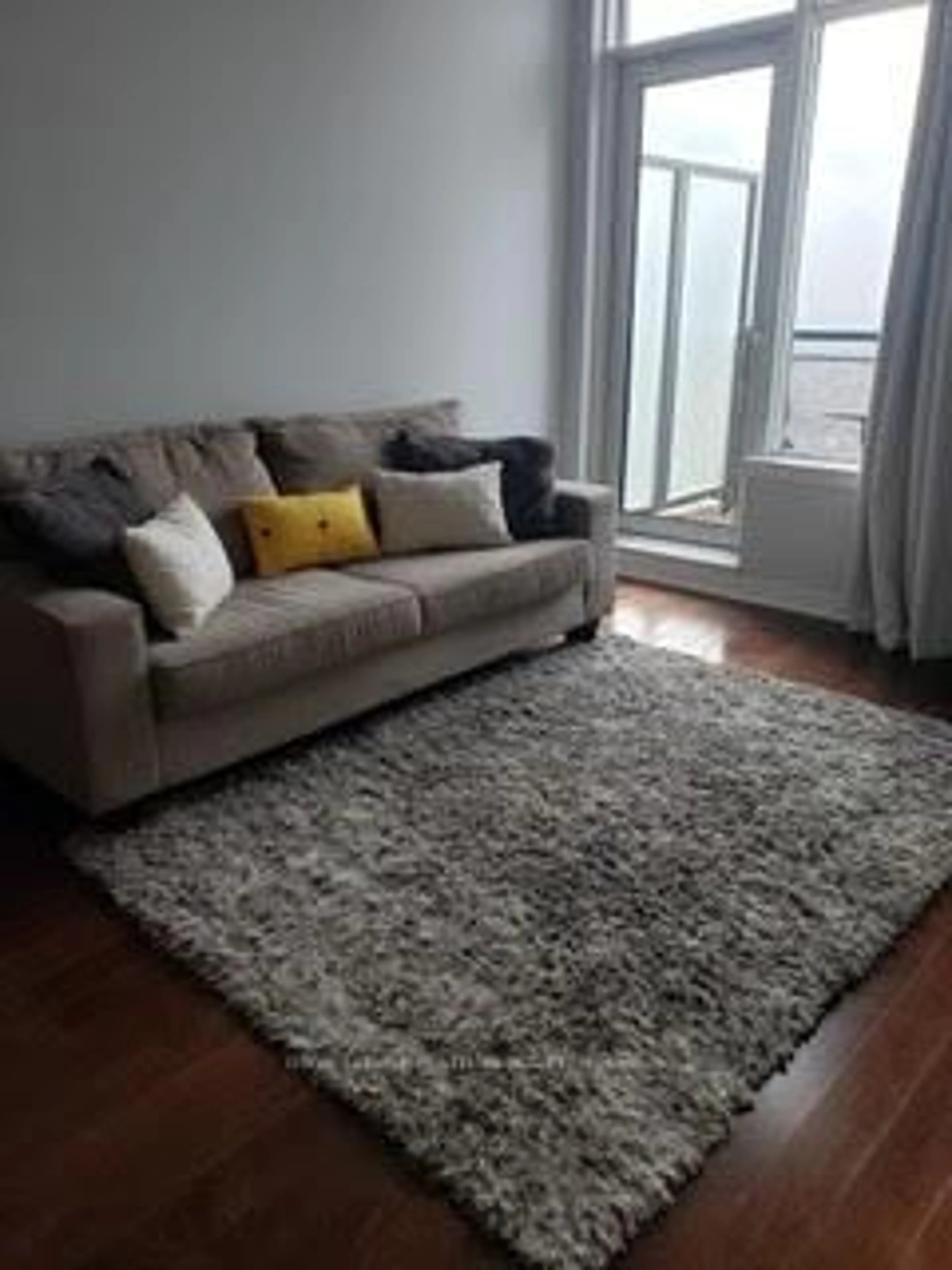 Living room with furniture, carpet floor for 385 Prince of wales Dr, Mississauga Ontario L5B 0C6