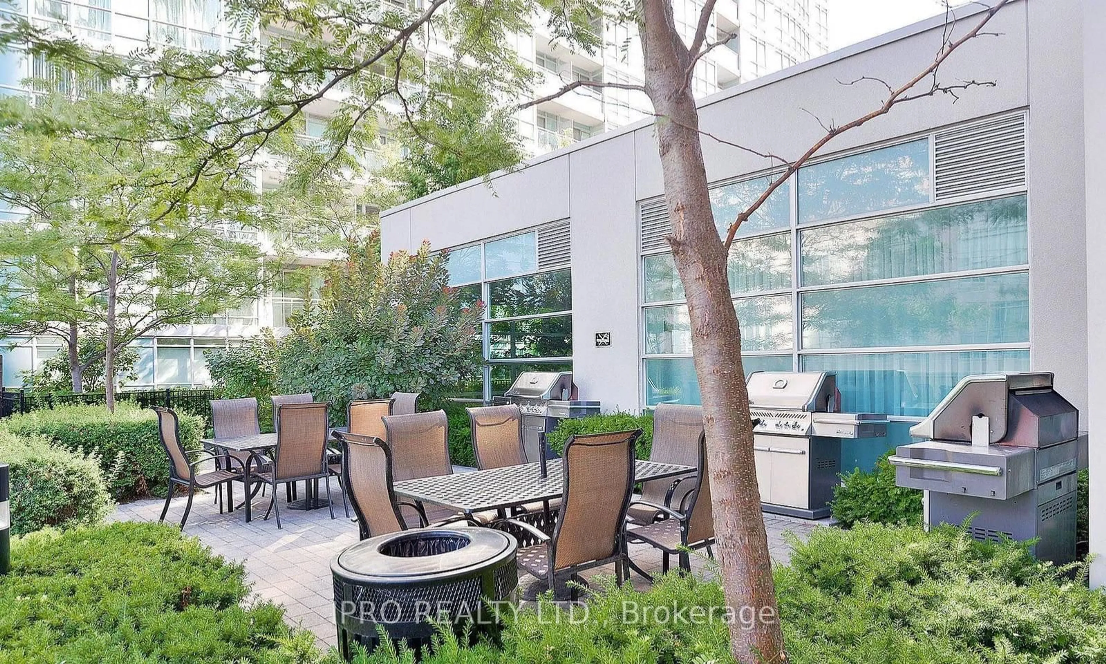 Patio, street for 165 Legion Rd #531, Toronto Ontario M8Y 0B3