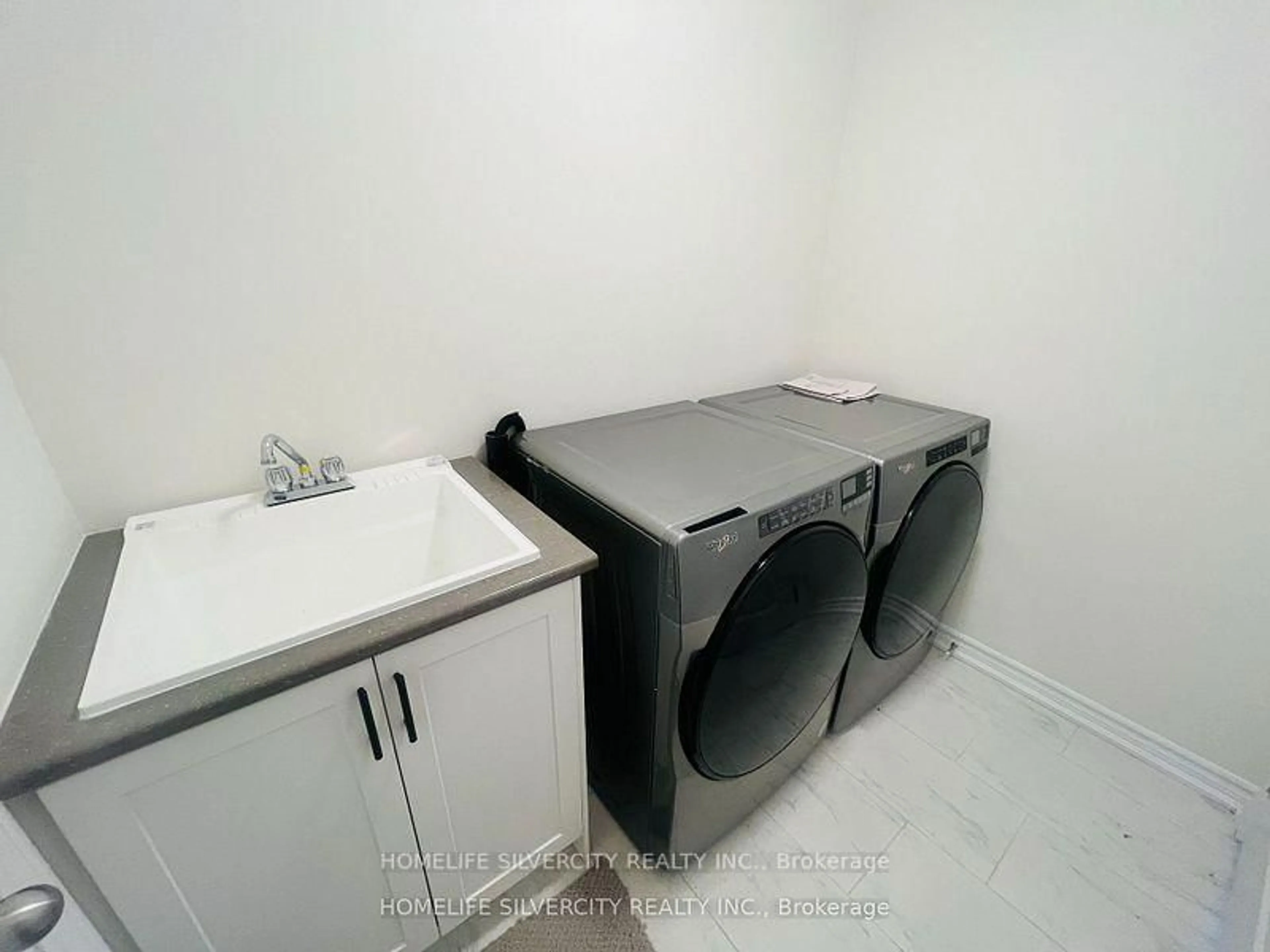 Laundry room for 12324 Mclaughlin Rd, Caledon Ontario L7C 4L7