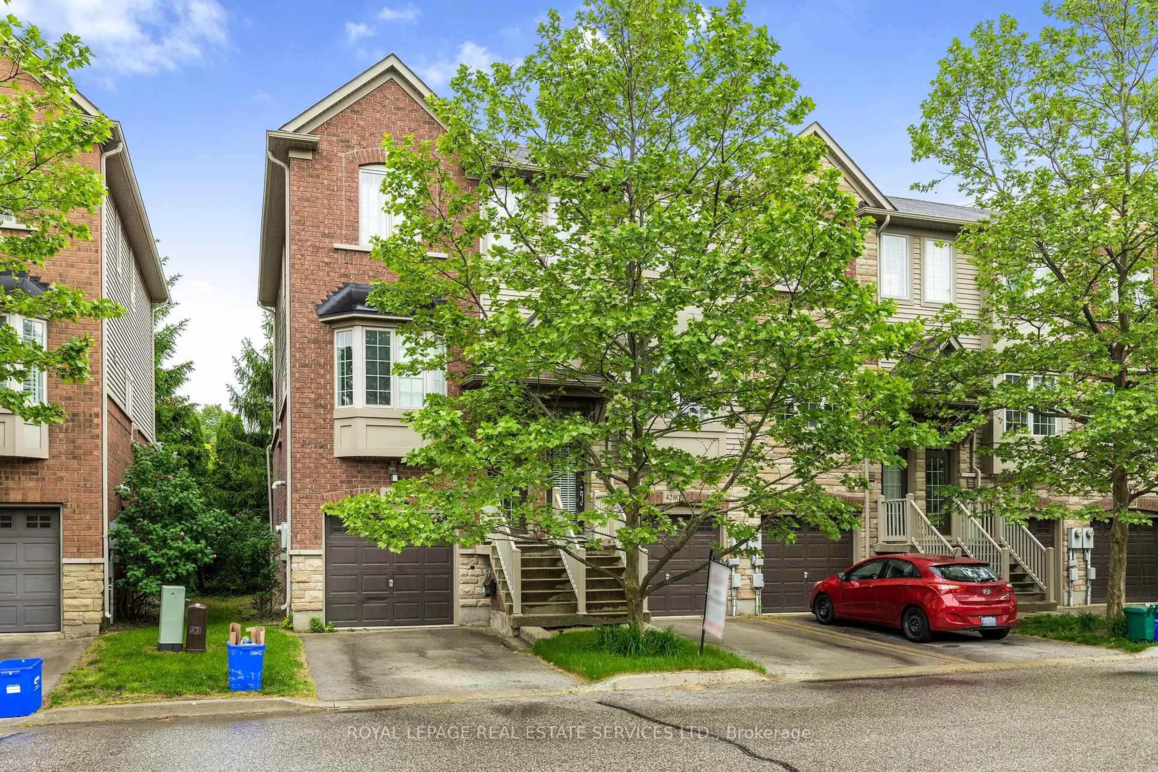 Home with brick exterior material, street for 4280 Ingram Common, Burlington Ontario L7L 0C4