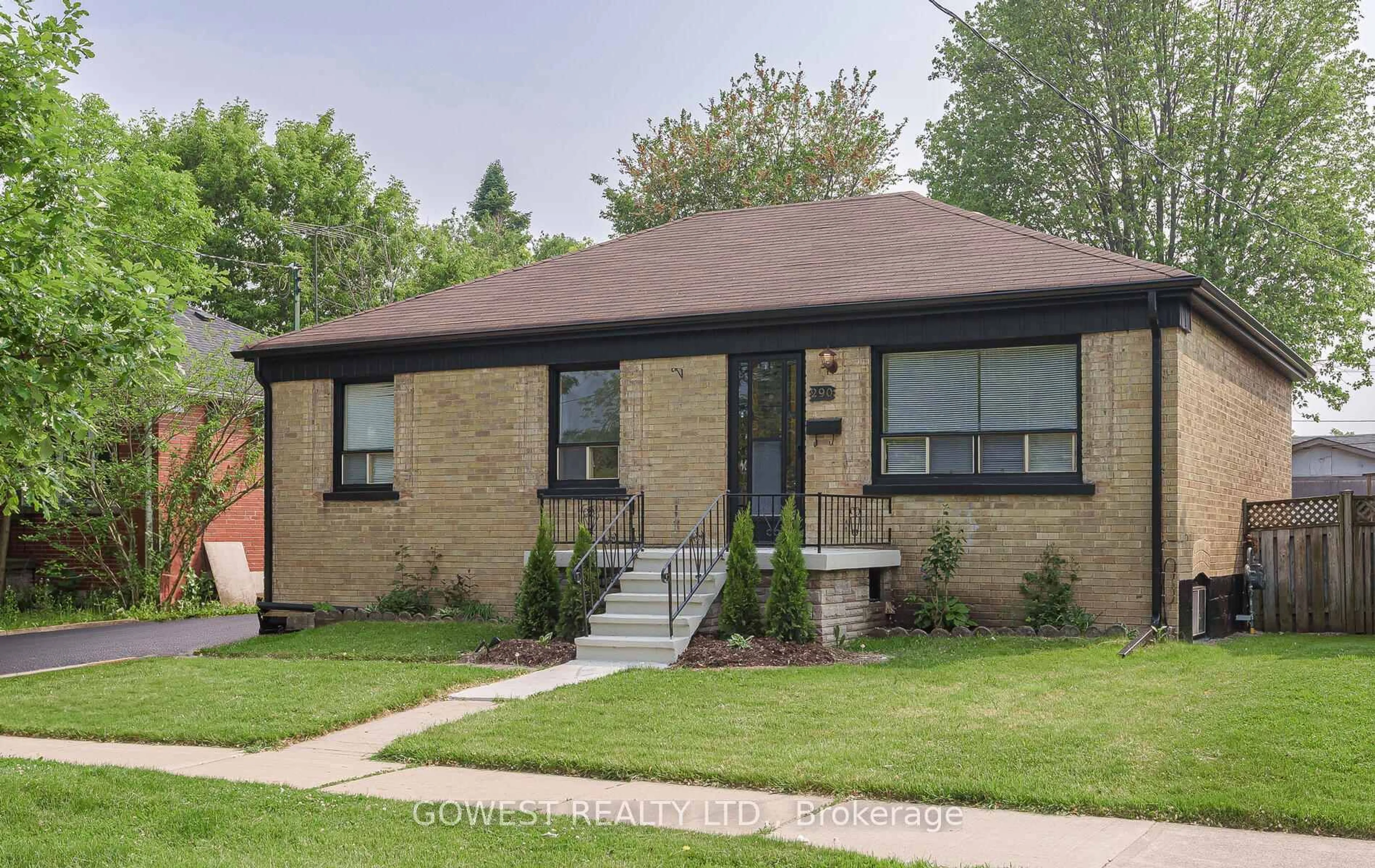 Home with brick exterior material, street for 290 Felan Ave, Oakville Ontario L6K 2X6