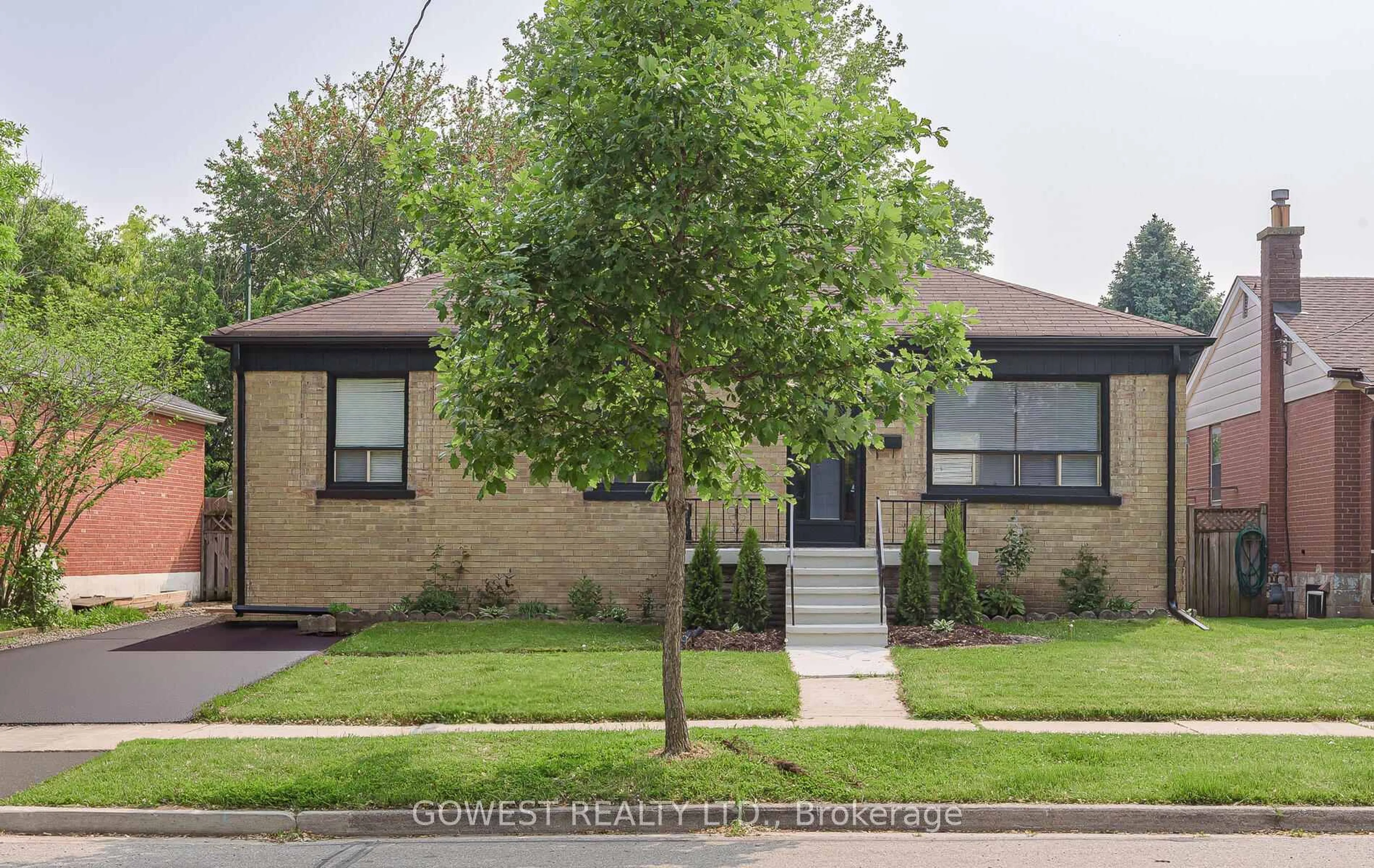 Home with brick exterior material, street for 290 Felan Ave, Oakville Ontario L6K 2X6