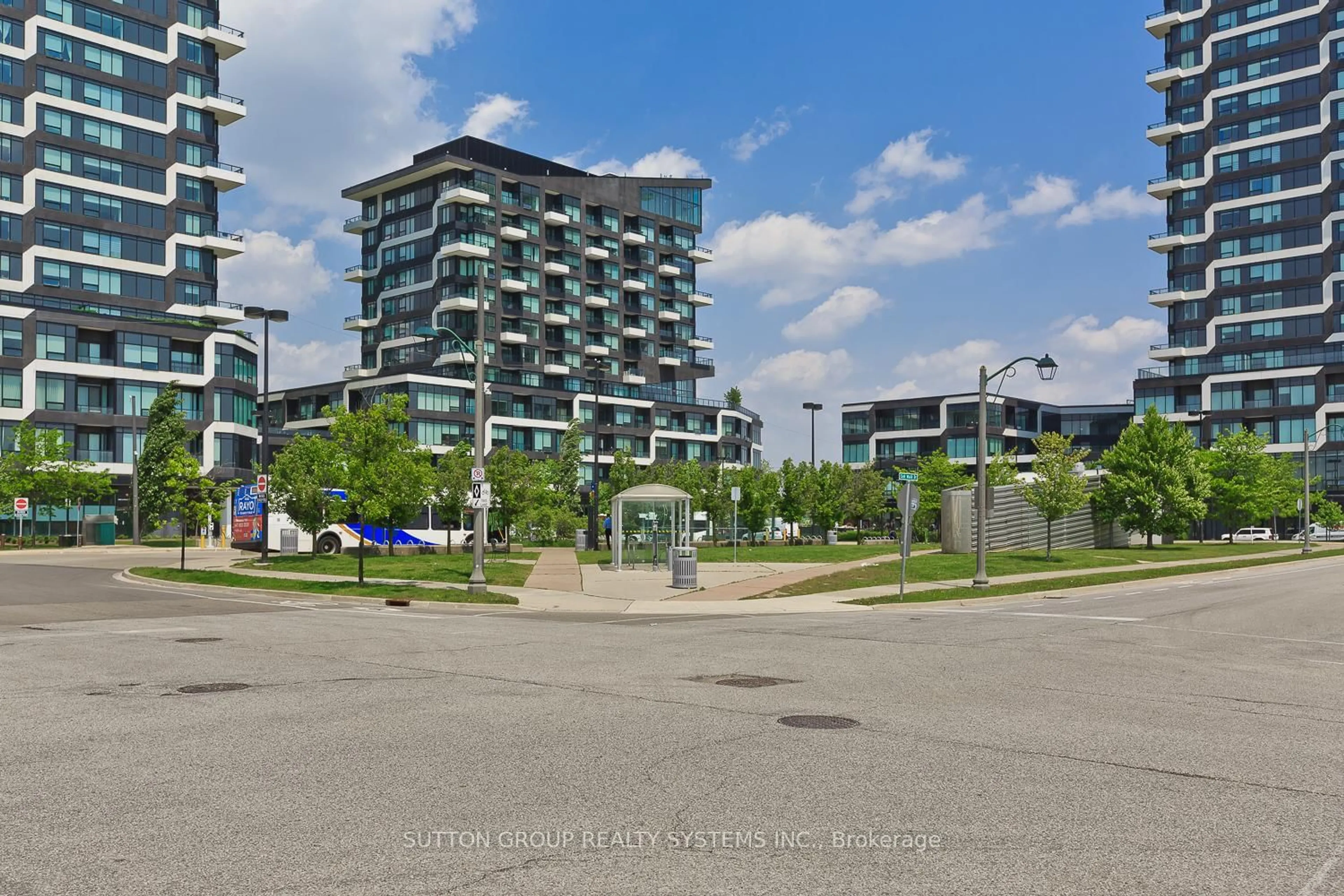 Unknown for 2481 Taunton Rd #1304, Oakville Ontario L6H 3R7