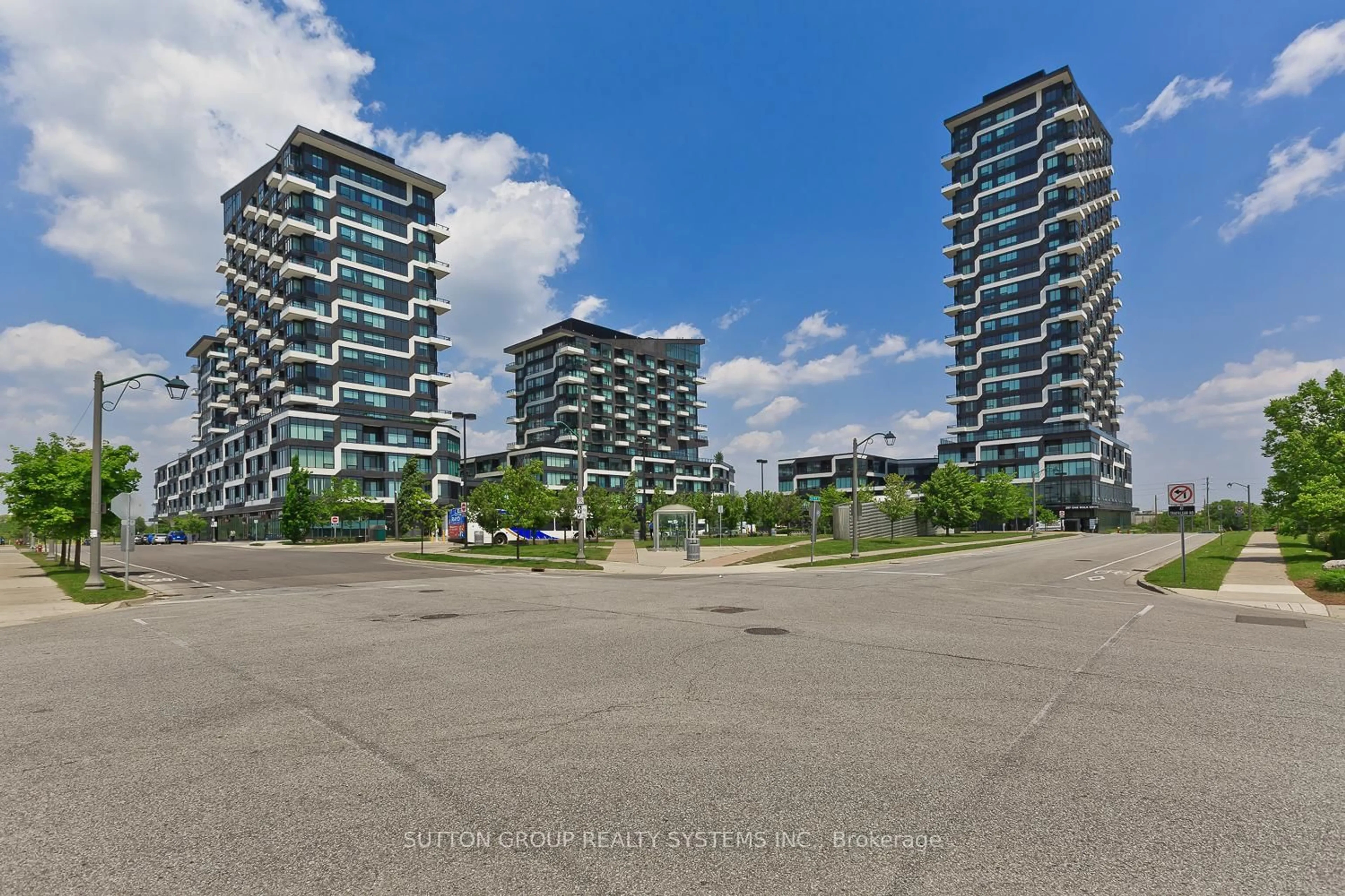 A pic from outside/outdoor area/front of a property/back of a property/a pic from drone, unknown for 2481 Taunton Rd #1304, Oakville Ontario L6H 3R7