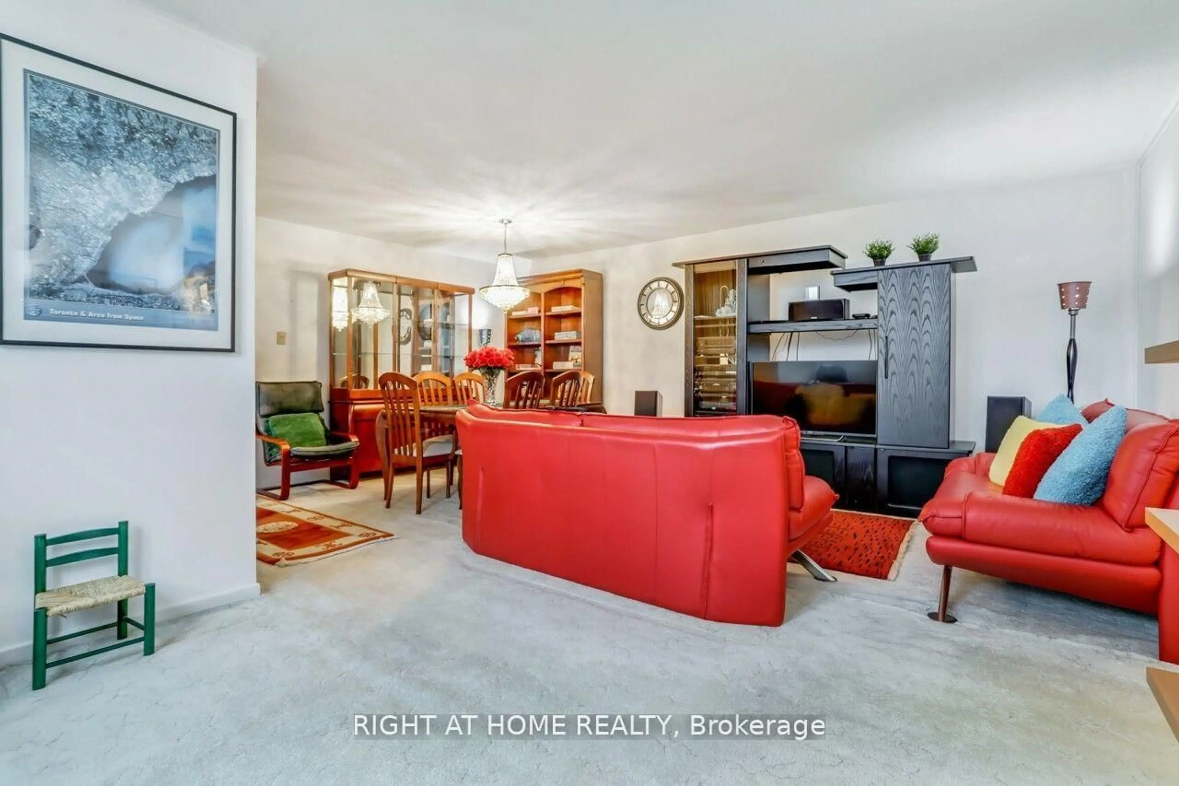 Living room with furniture, unknown for 2323 Confederation Pkwy #807, Mississauga Ontario L5B 1R6