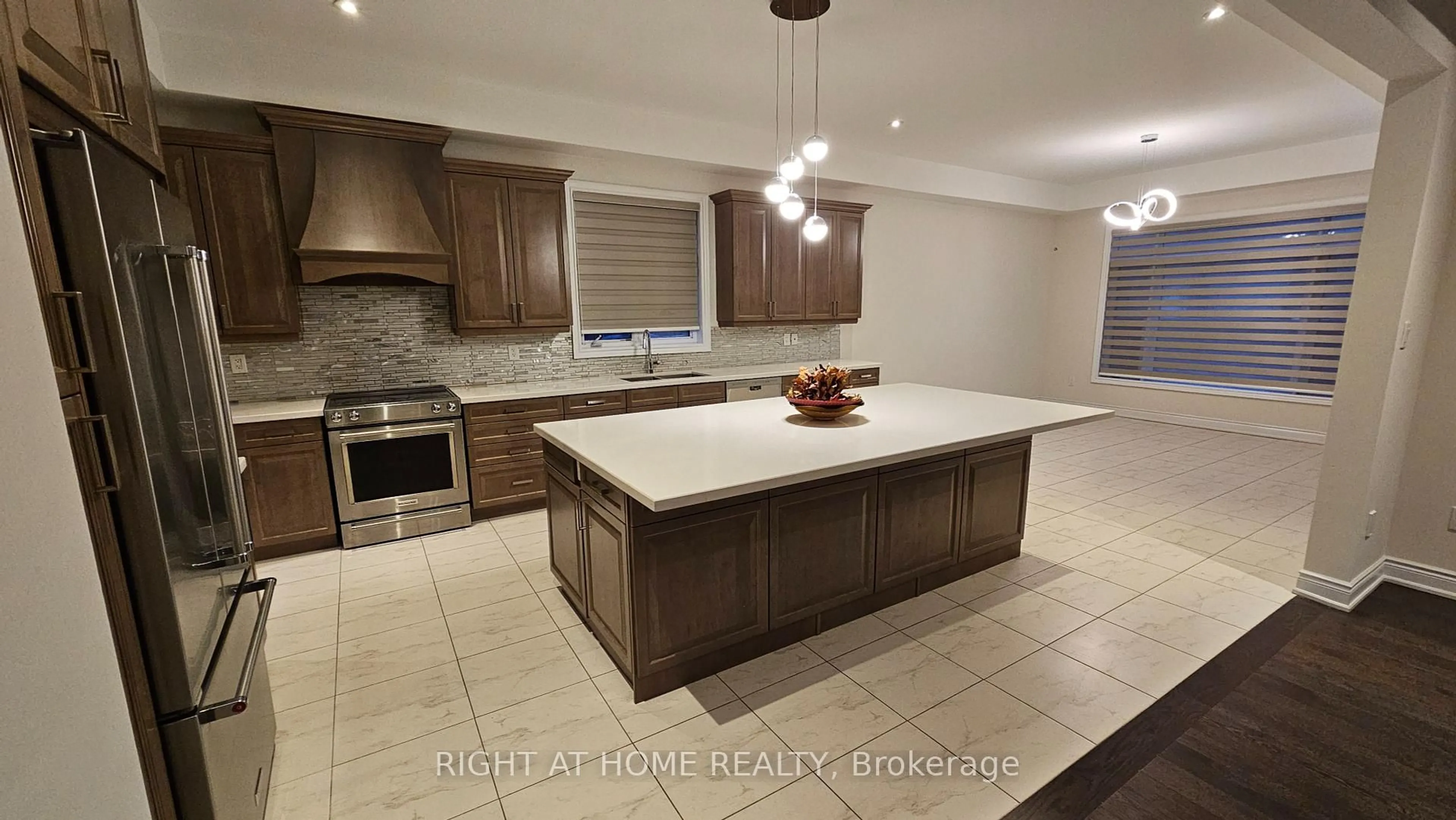 Open concept kitchen, ceramic/tile floor for 3175 Daniel Way, Oakville Ontario L6H 0V1