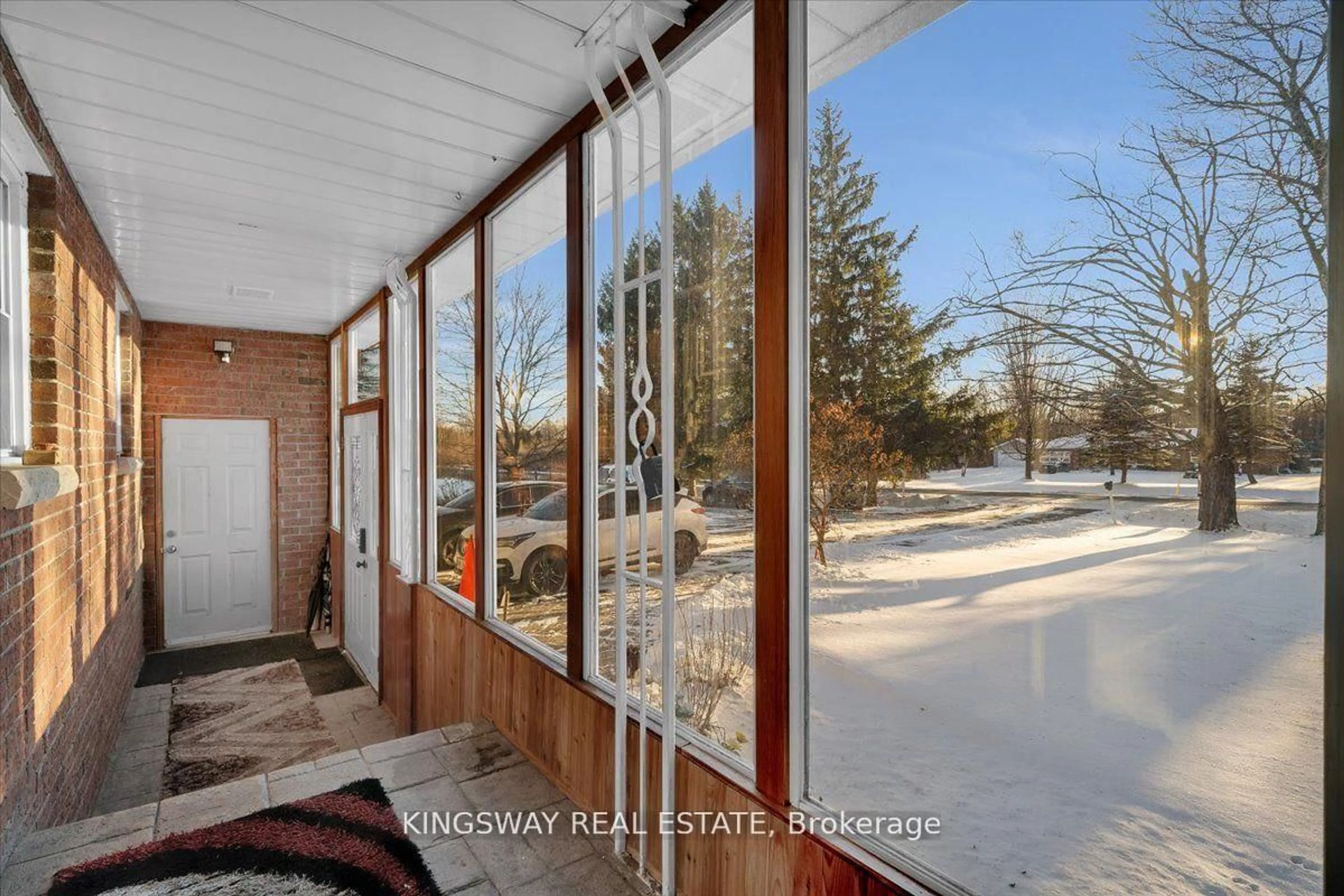 Indoor entryway for 18577 St Andrew's Rd, Caledon Ontario L7K 2E3