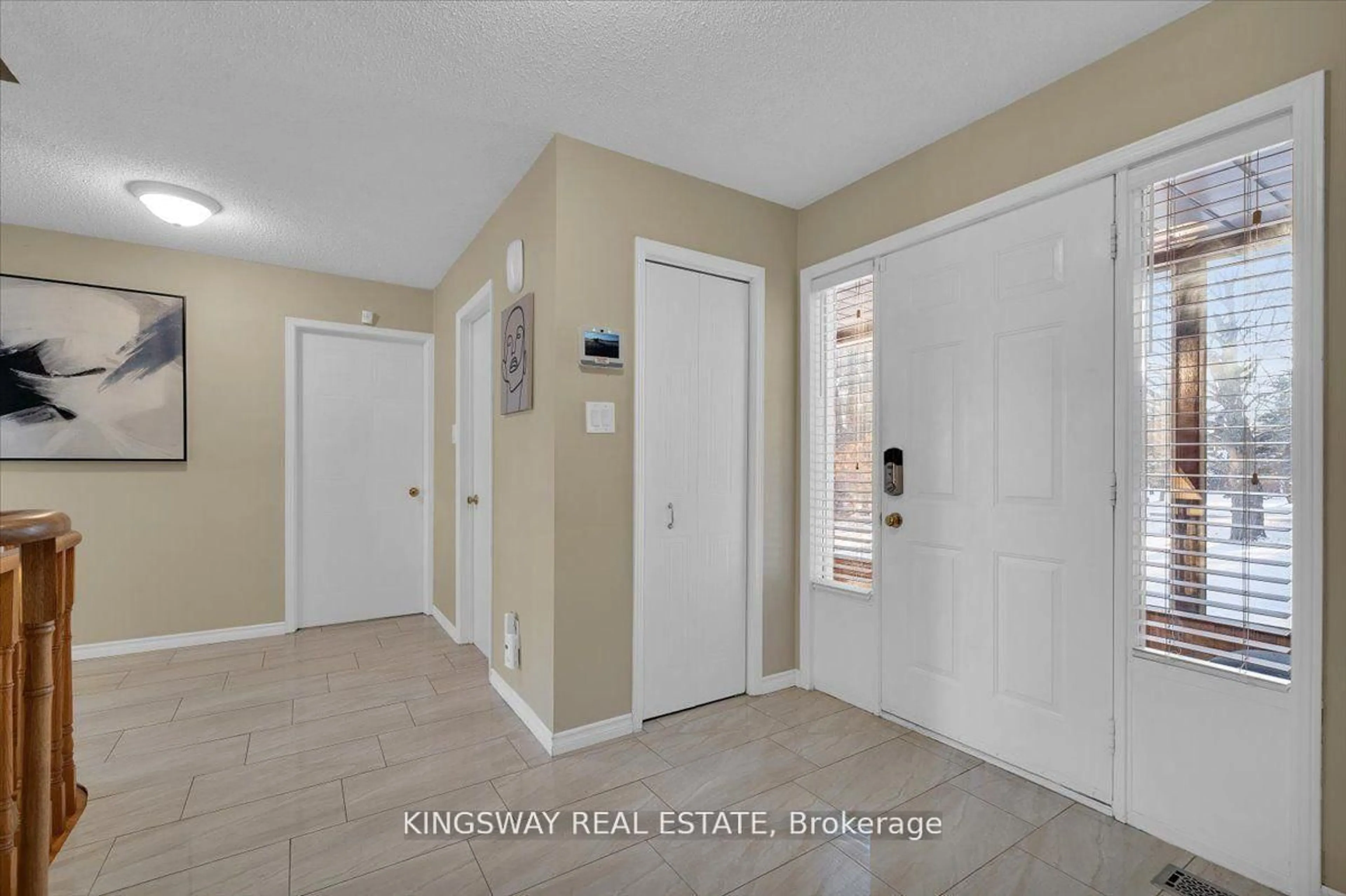 Indoor entryway for 18577 St Andrew's Rd, Caledon Ontario L7K 2E3