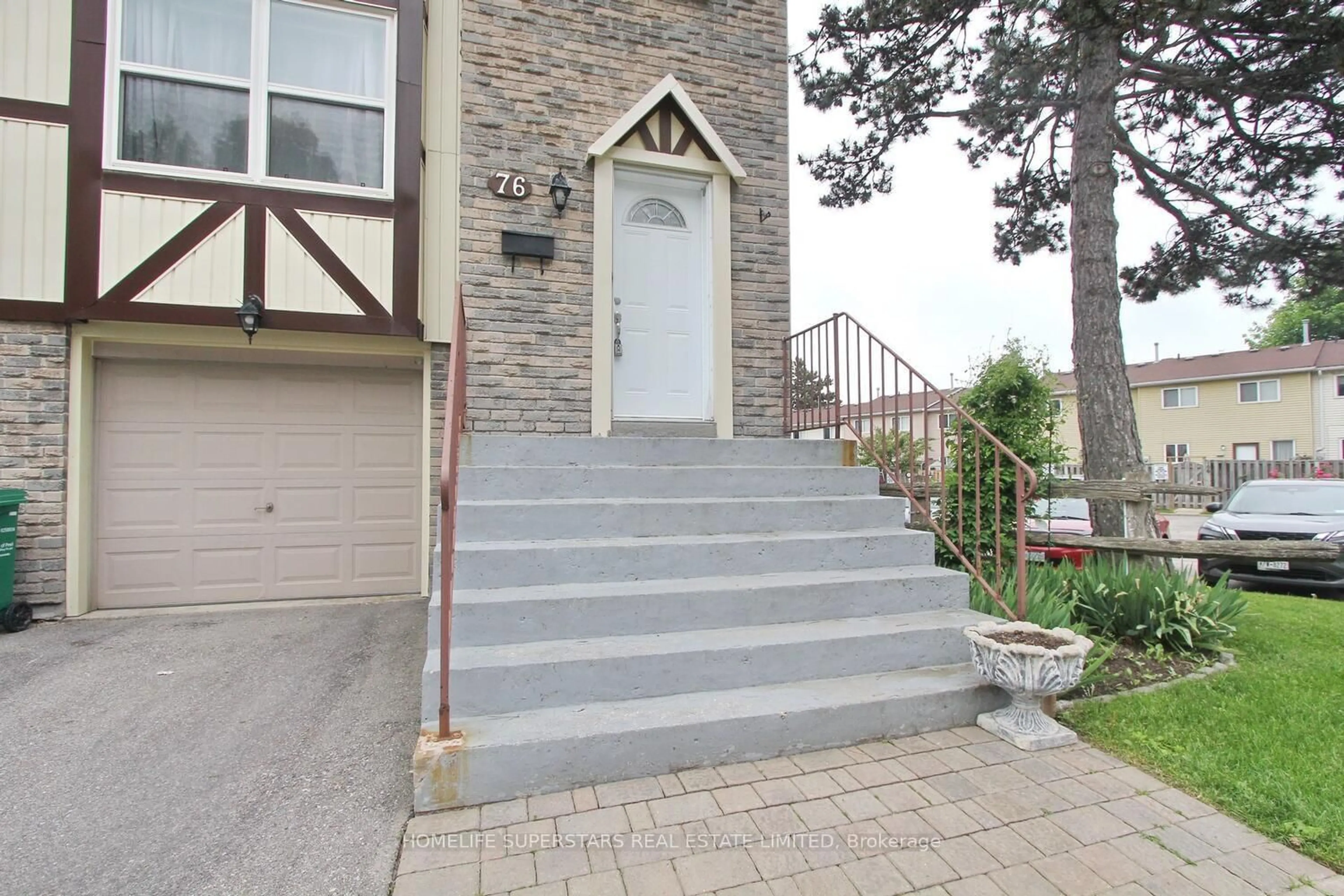 Stairs for 76 Morley Cres, Brampton Ontario L6S 3K8