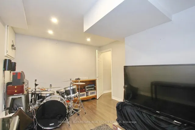 Additional property image - 76 Morley Cres