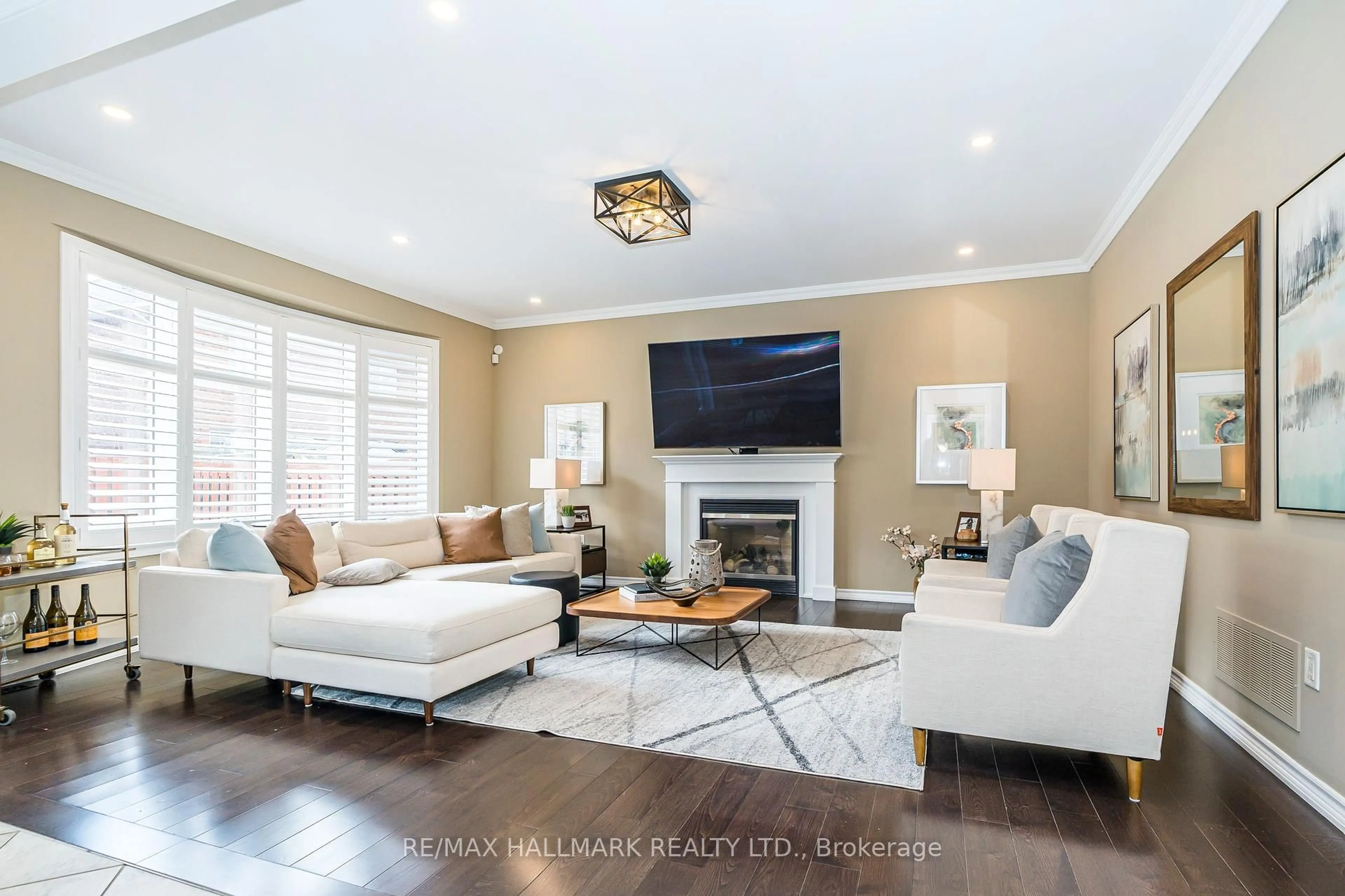 Living room with furniture, unknown for 765 Boughton Cres, Milton Ontario L9T 0E3