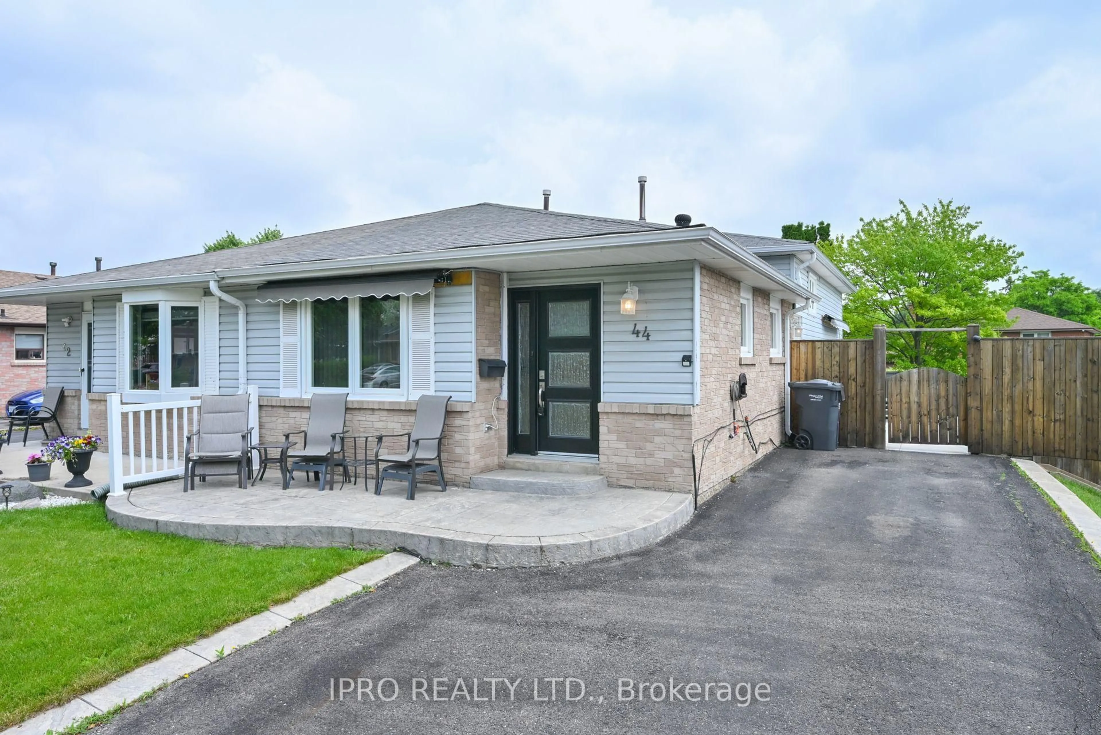 Unknown for 44 Marblehead Cres, Brampton Ontario L6S 2V1