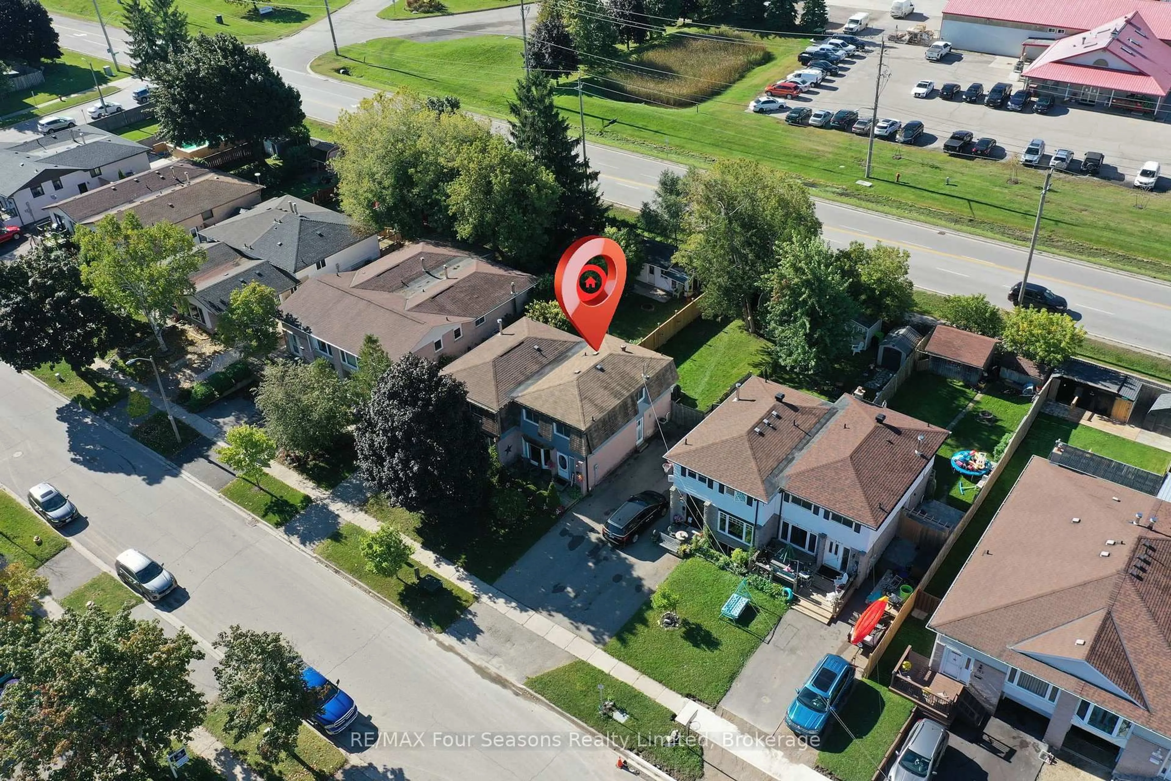 A pic from outside/outdoor area/front of a property/back of a property/a pic from drone, street for 169 Burbank Cres, Orangeville Ontario L9W 3H7