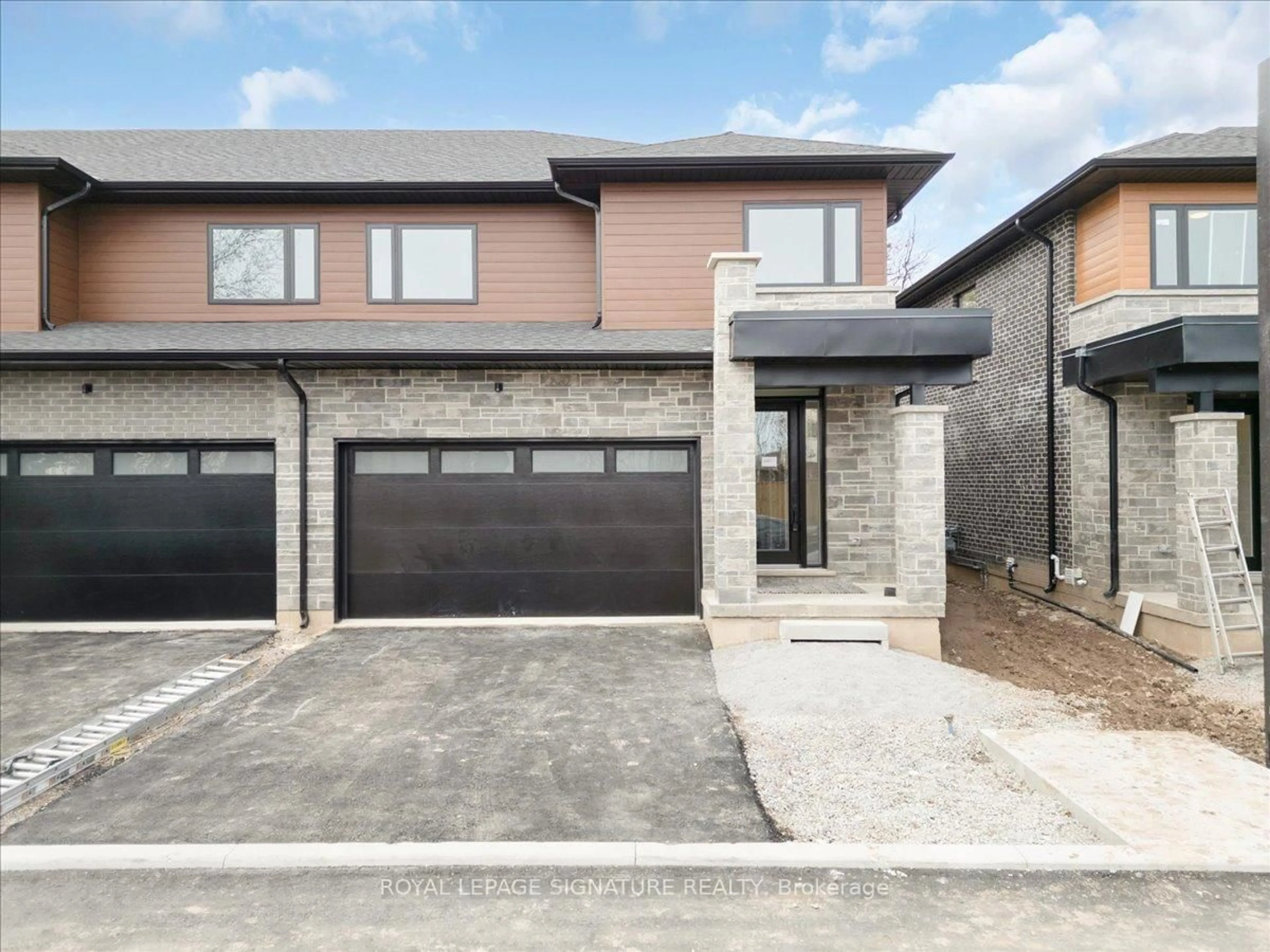Home with brick exterior material, street for 2154 Walkers Line #7, Burlington Ontario L7M 3R9