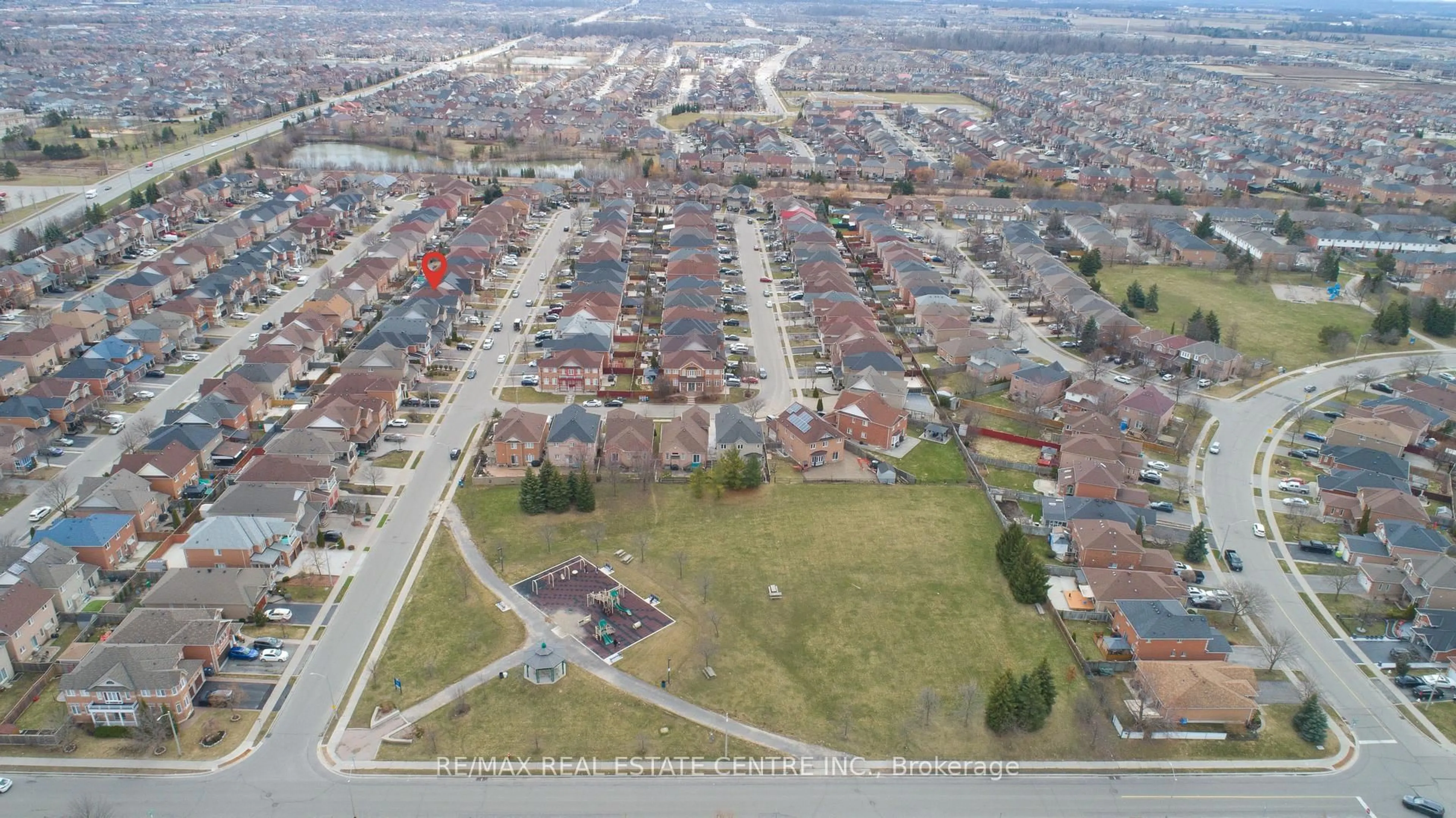 A pic from outside/outdoor area/front of a property/back of a property/a pic from drone, street for 32 Pappain Cres, Brampton Ontario L7A 3J8