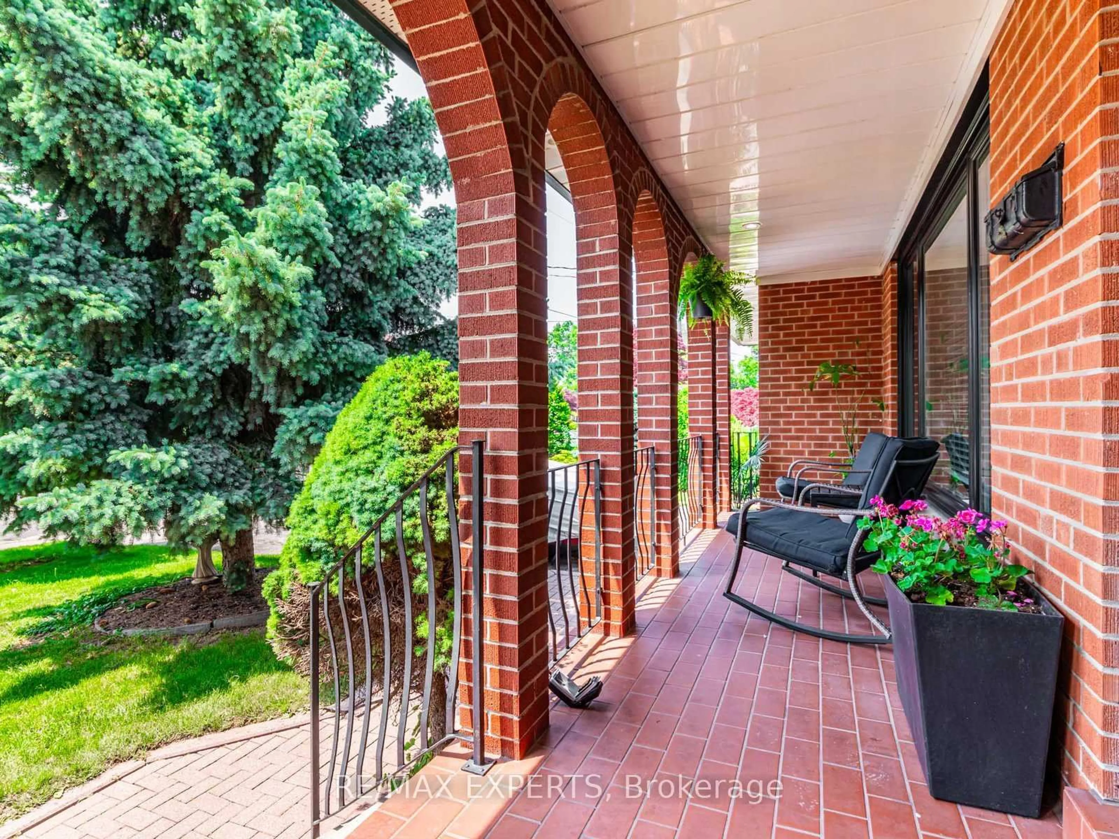 Unknown for 7 Culford Rd, Toronto Ontario M6M 4J5