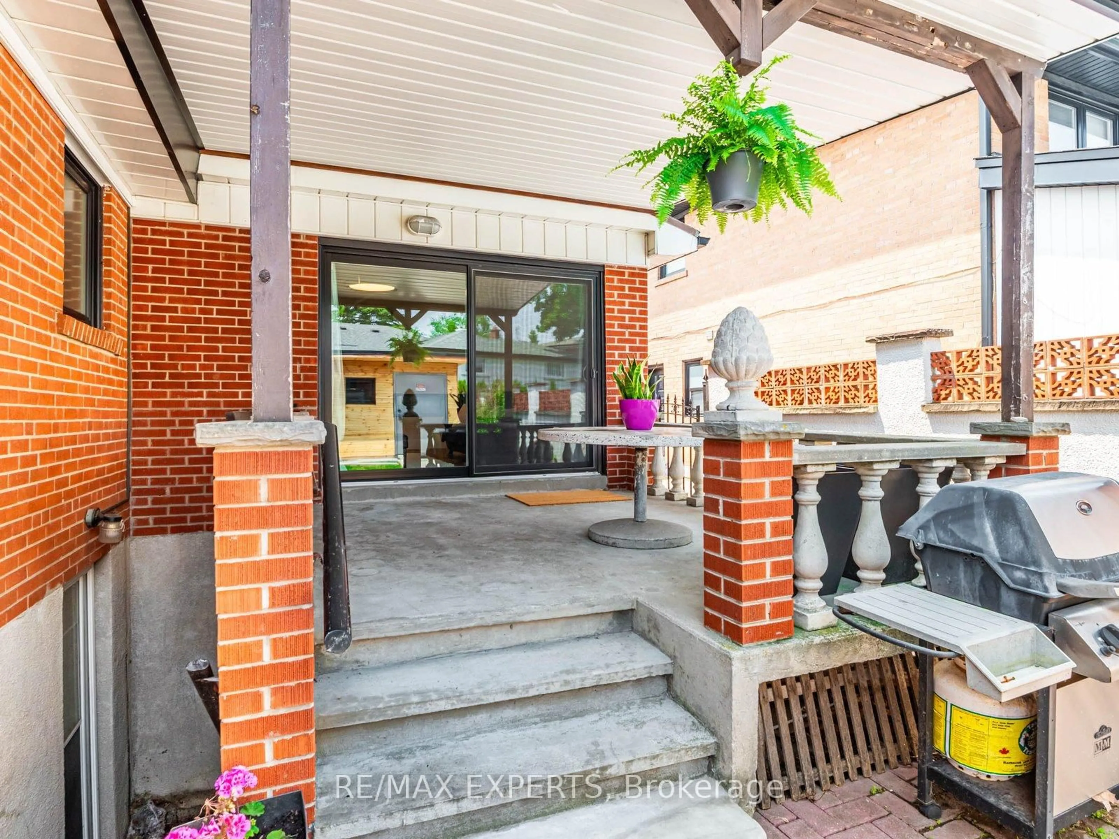Unknown for 7 Culford Rd, Toronto Ontario M6M 4J5