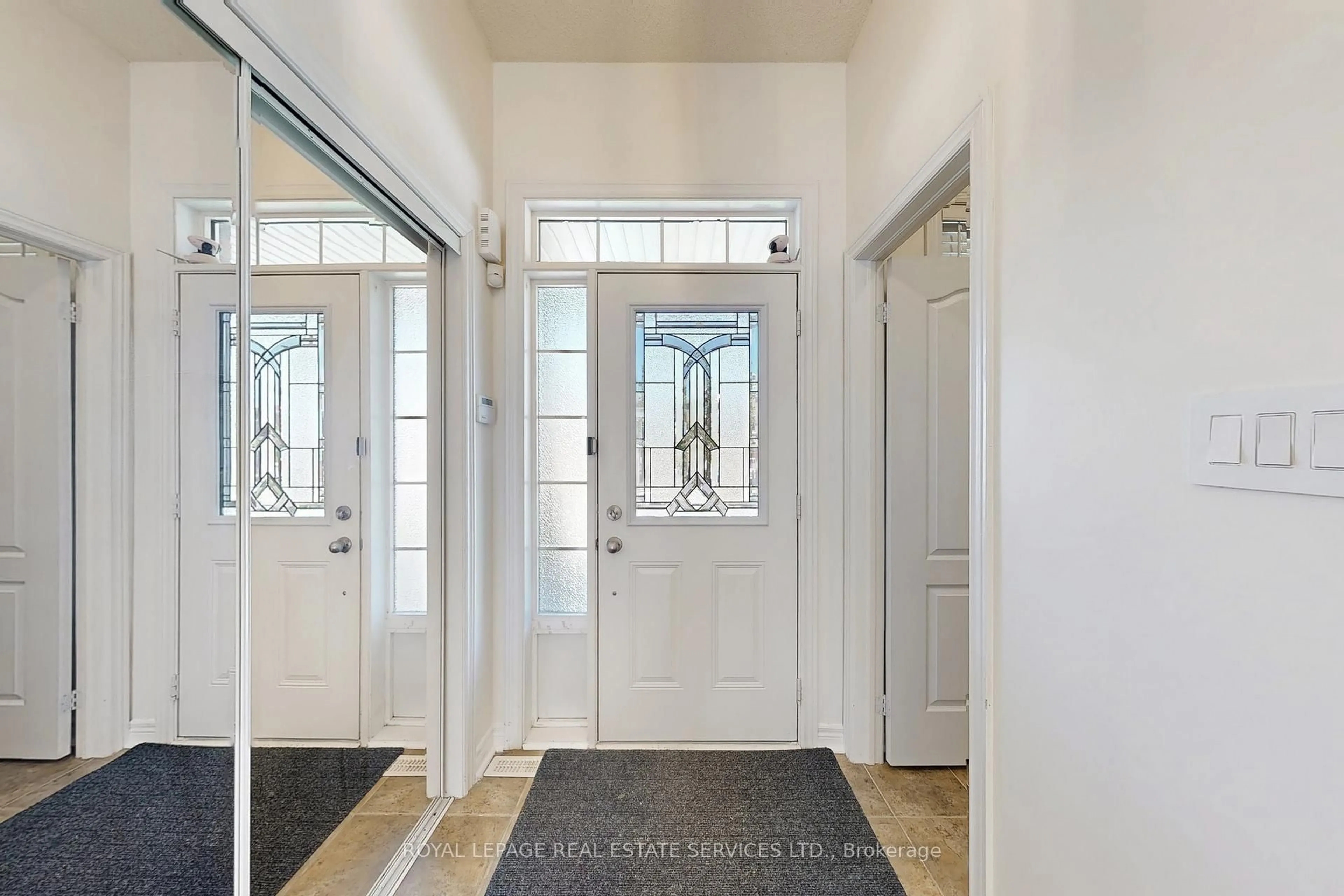 Indoor entryway for 24 Accent Circ, Brampton Ontario L7A 0L2