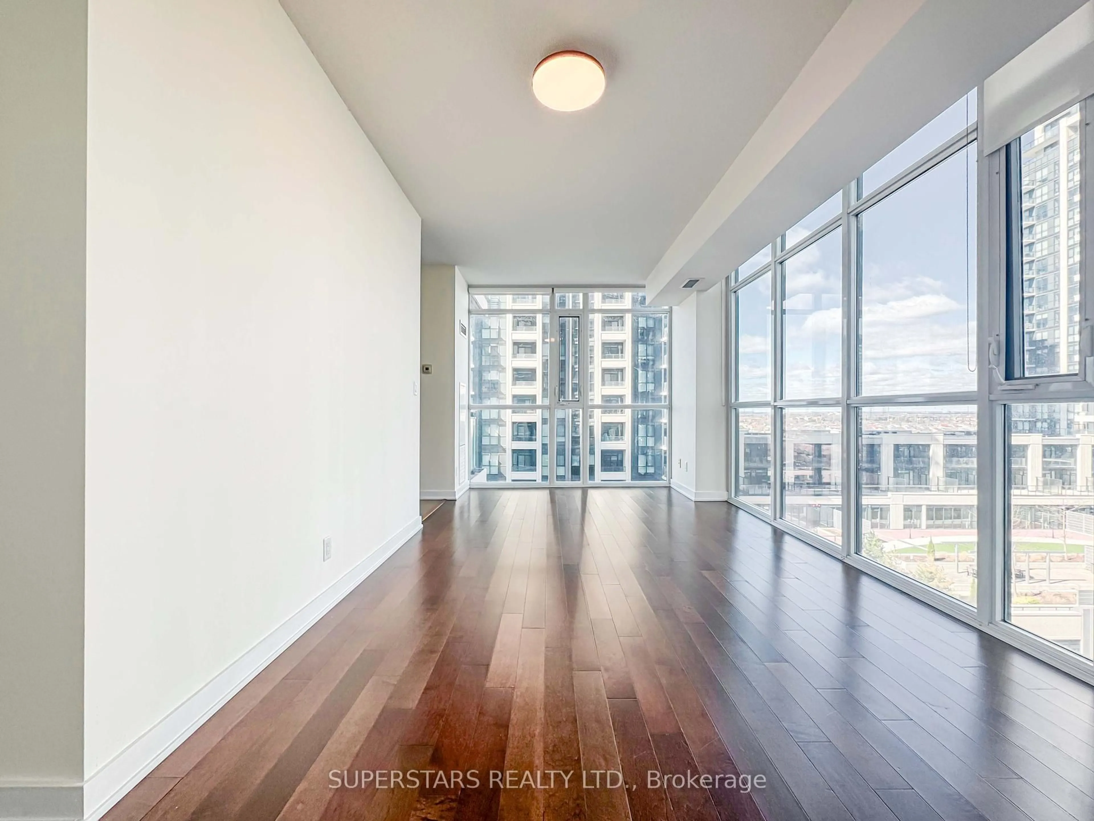 Indoor foyer for 4065 Brickstone Mews #806, Mississauga Ontario L5B 0G3