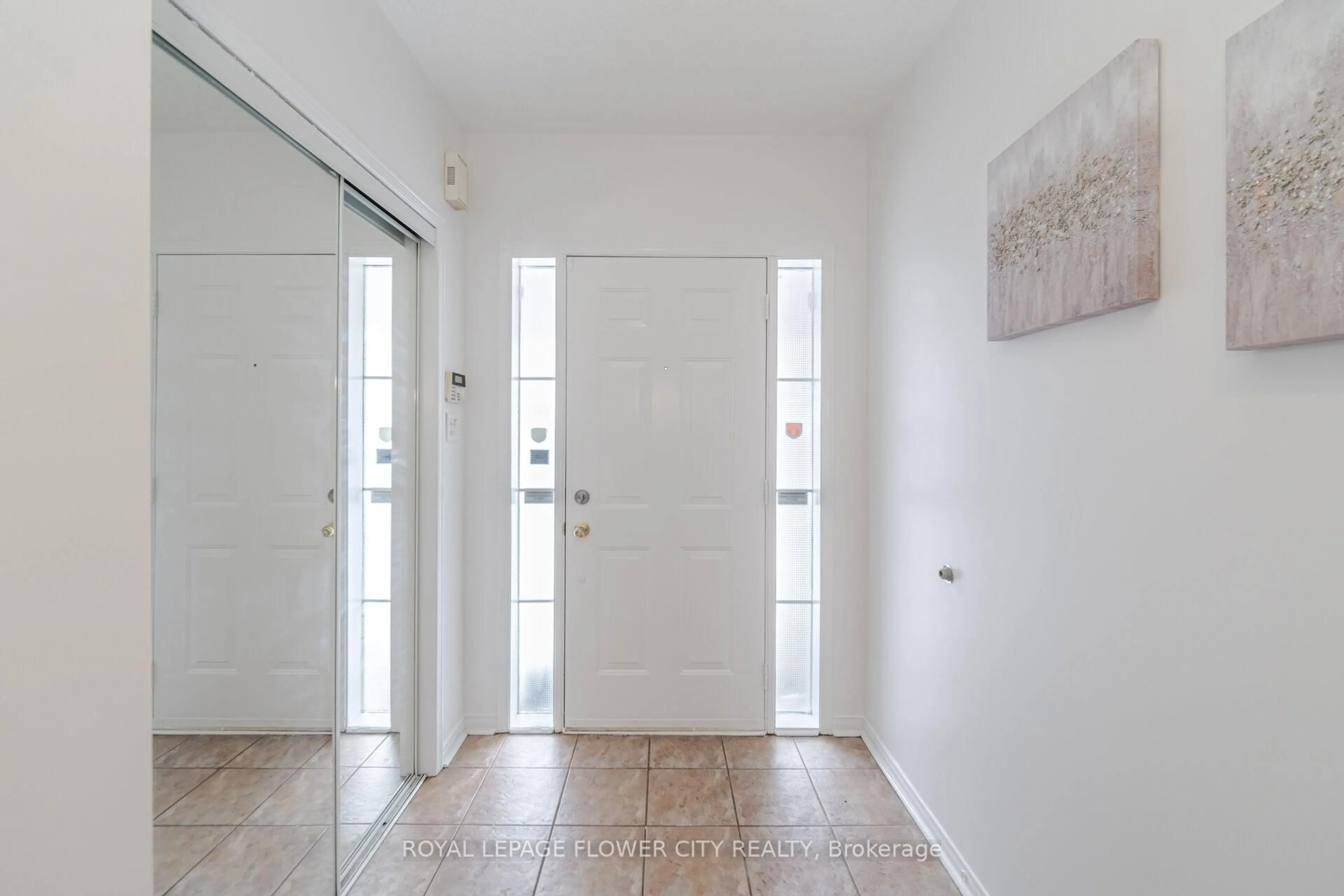 Indoor entryway for 39 Culture Cres, Brampton Ontario L6X 4X8