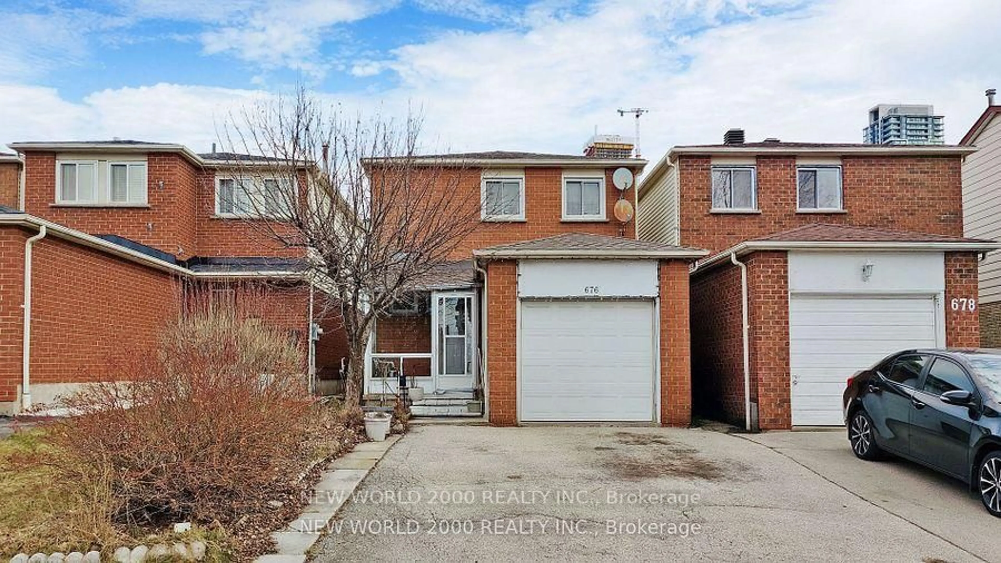 Home with brick exterior material, street for 676 Galloway Cres, Mississauga Ontario L5C 3W1