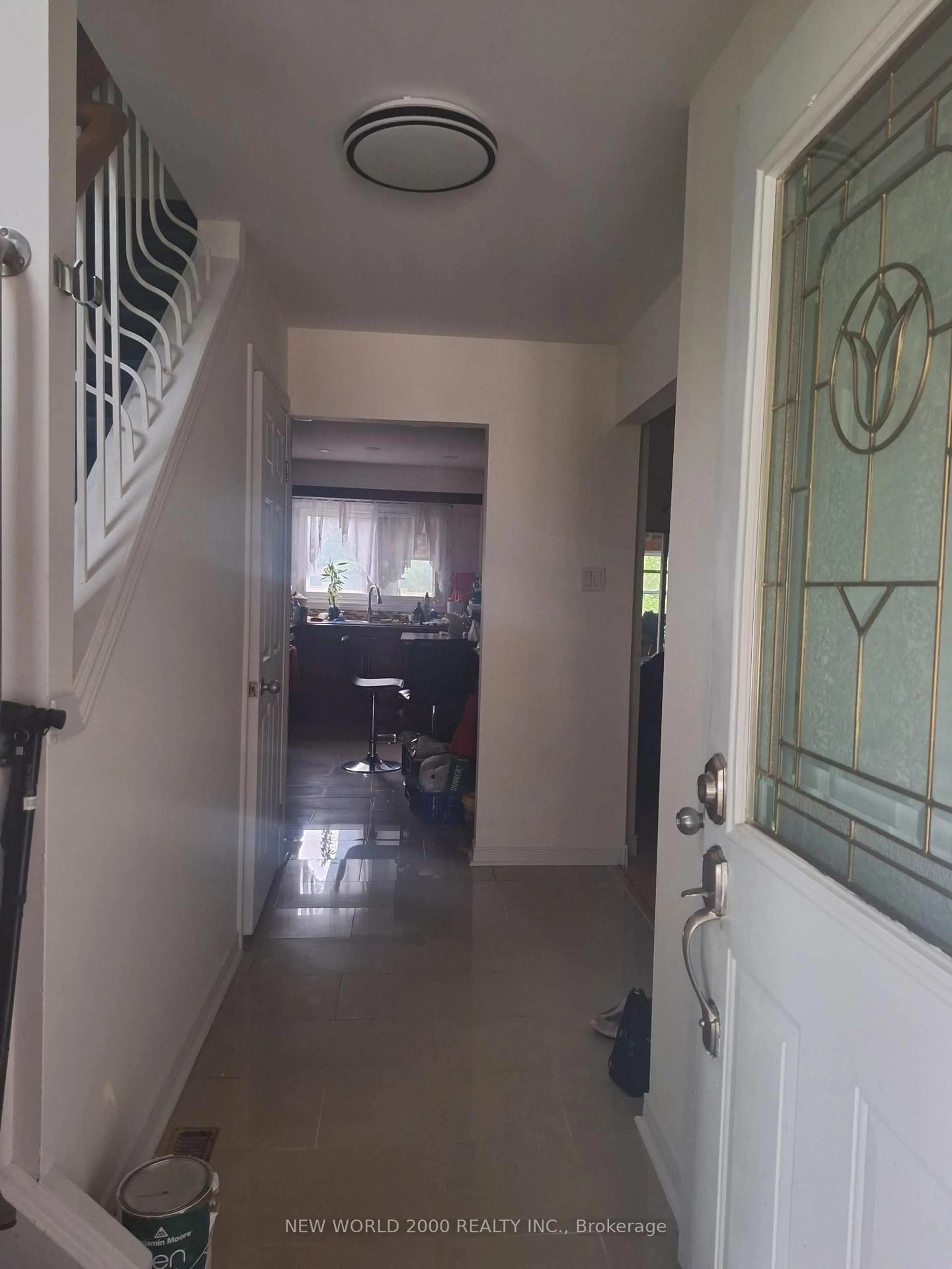 Indoor foyer for 676 Galloway Cres, Mississauga Ontario L5C 3W1