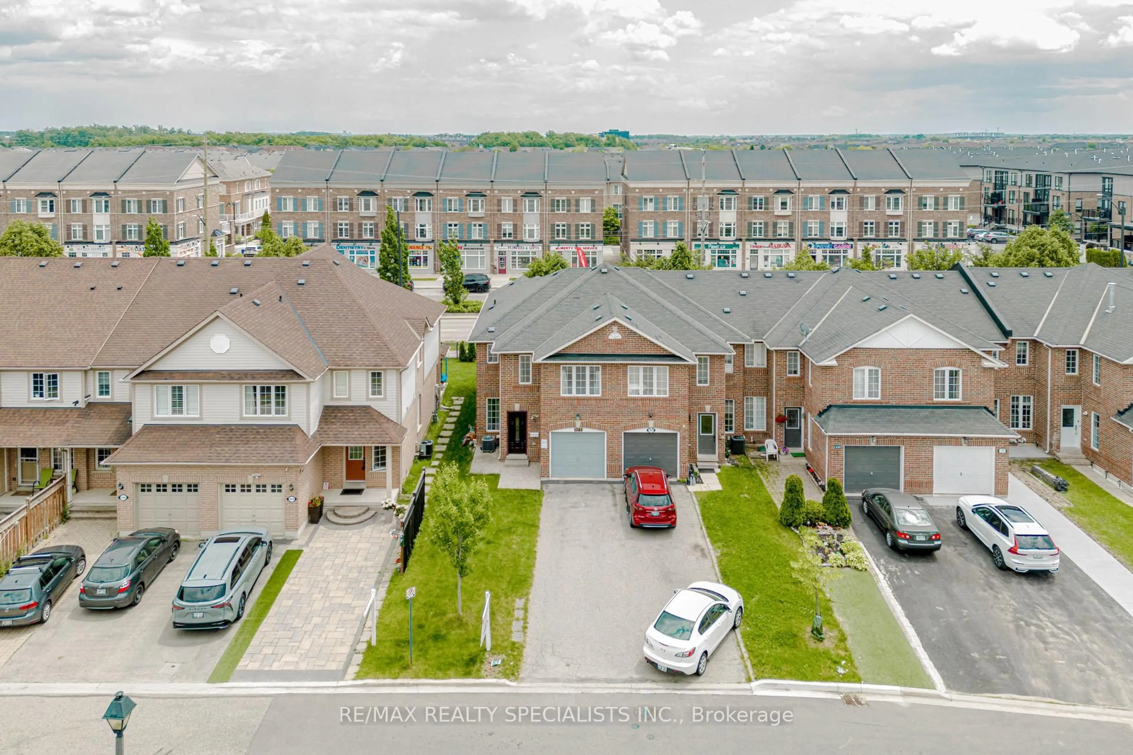A pic from outside/outdoor area/front of a property/back of a property/a pic from drone, street for 1242 Mowat Lane, Milton Ontario L9T 5R3