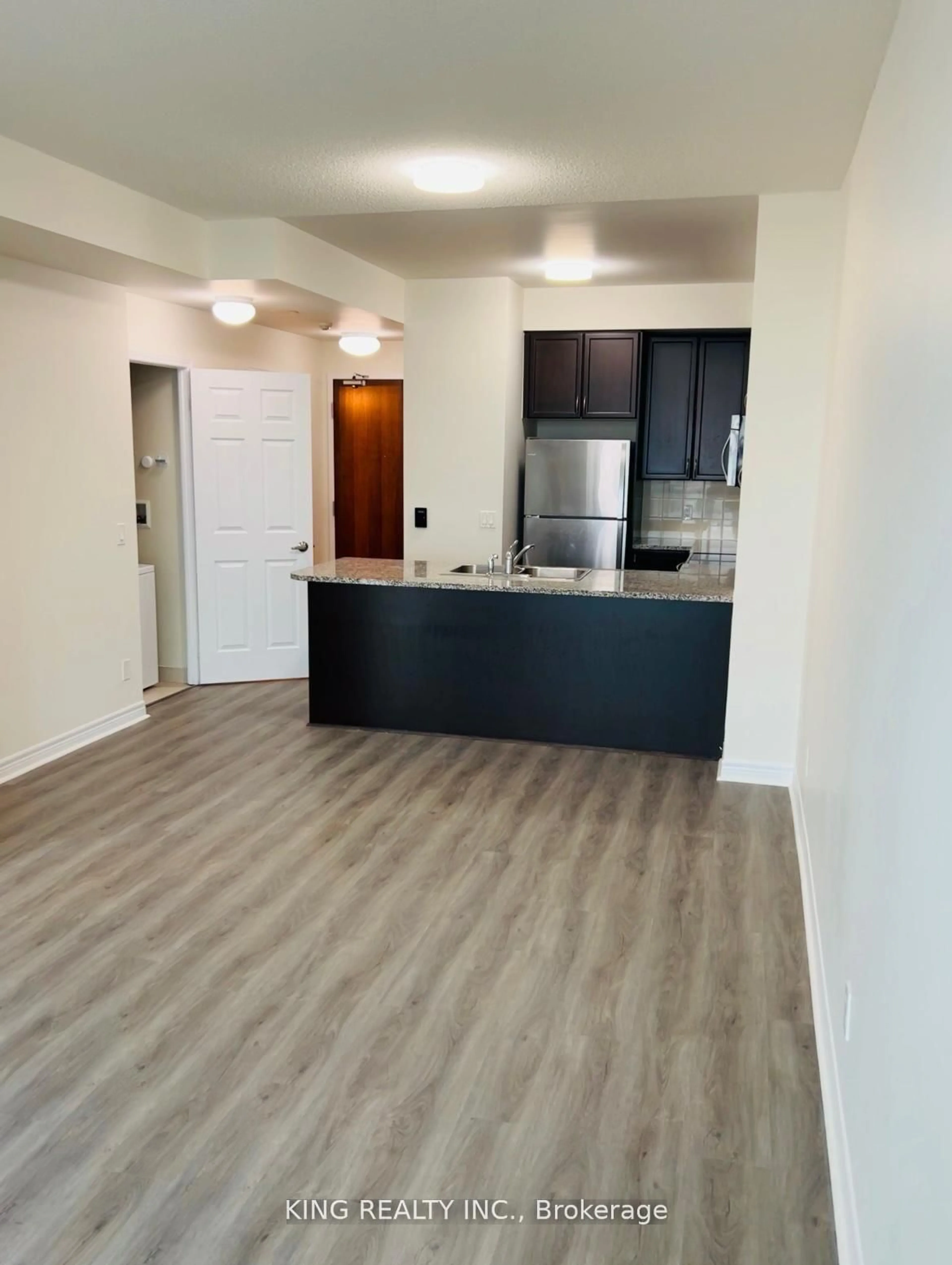 A pic of a room for 339 RATHBURN Rd #818, Mississauga Ontario L5B 0K6