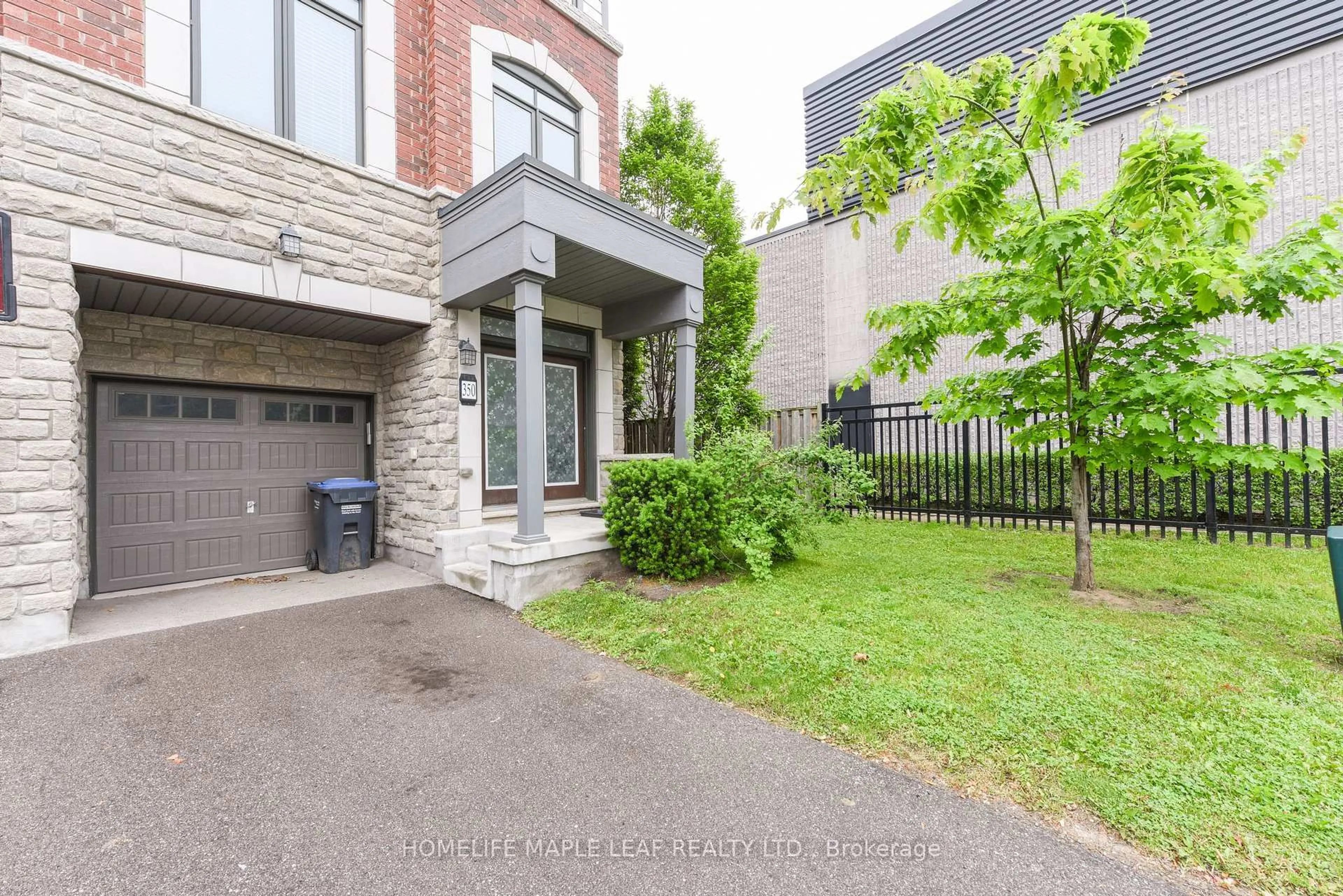 Unknown for 350 Ladycroft Terr #1, Mississauga Ontario L5A 3N7