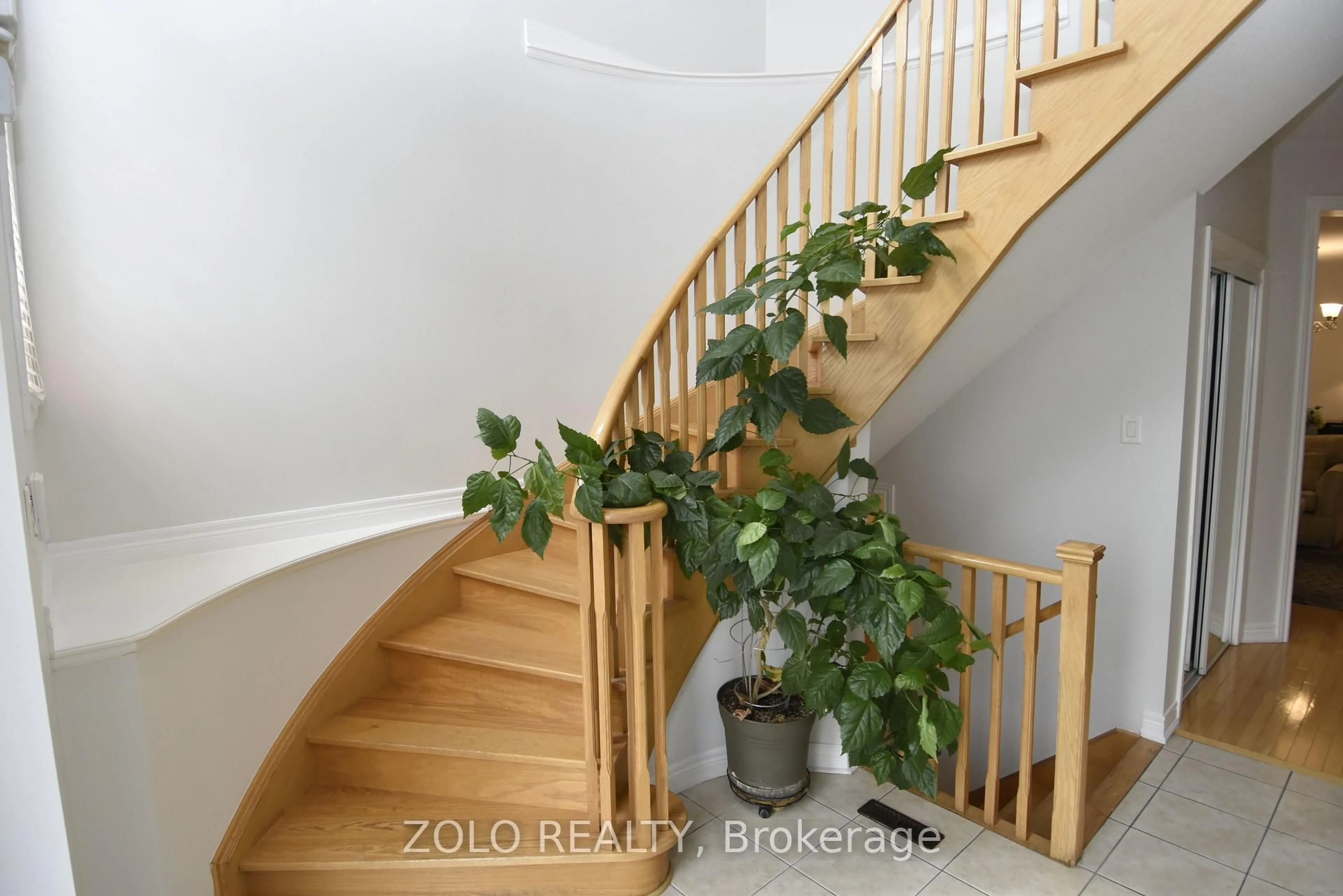 Stairs for 22 Showboat Cres, Brampton Ontario L6V 4R5