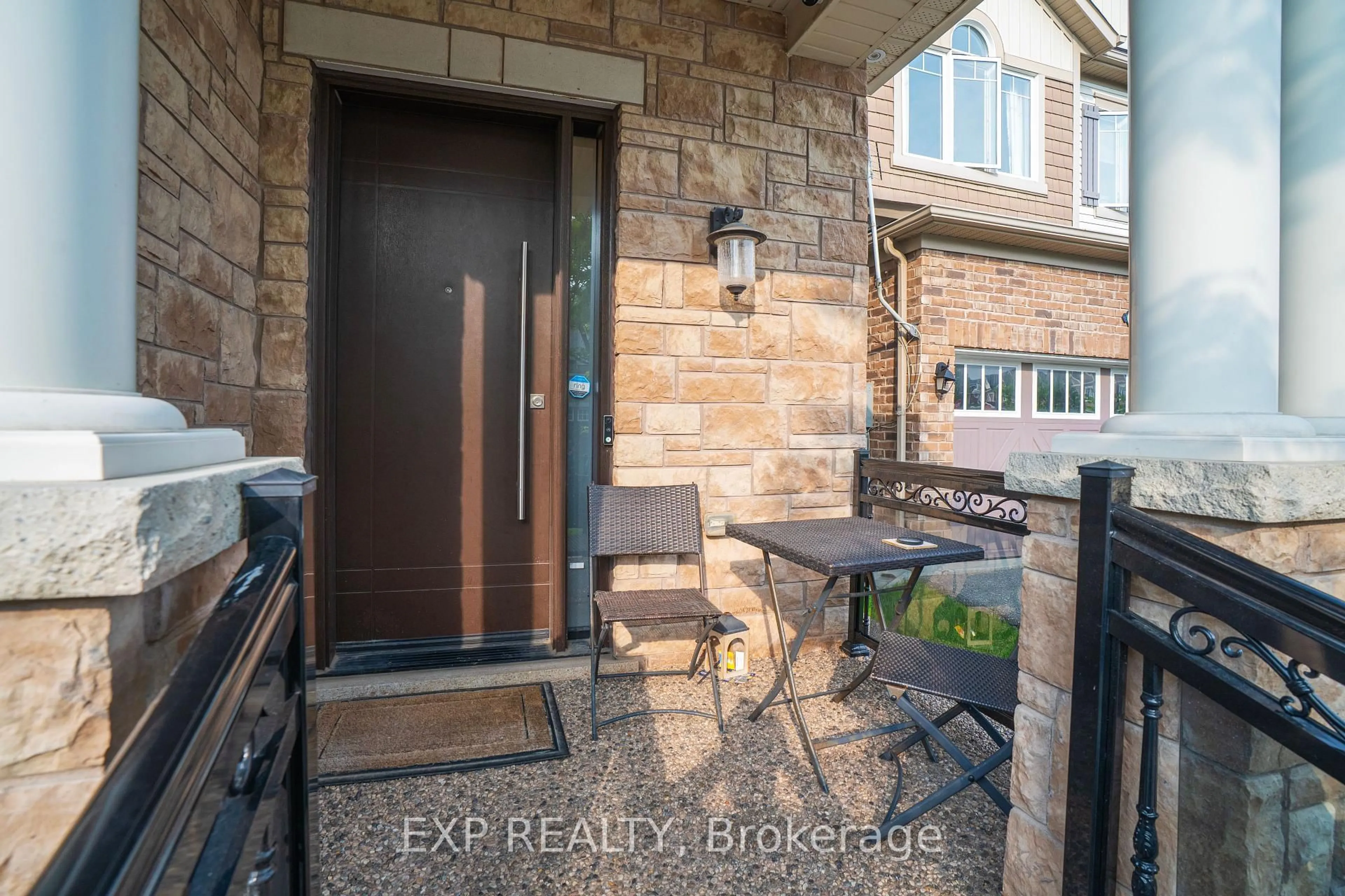 Indoor entryway for 495 Blinco Terr, Milton Ontario L9T 8Y8