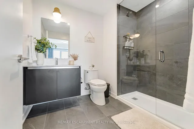 Additional property image - 405 Dundas St Unit 702