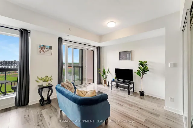 Additional property image - 405 Dundas St Unit 702