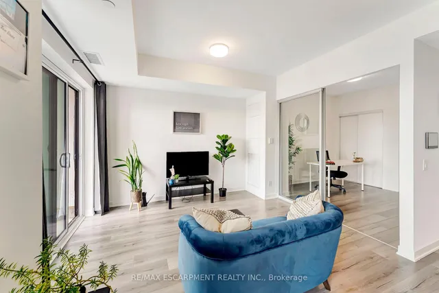 Additional property image - 405 Dundas St Unit 702