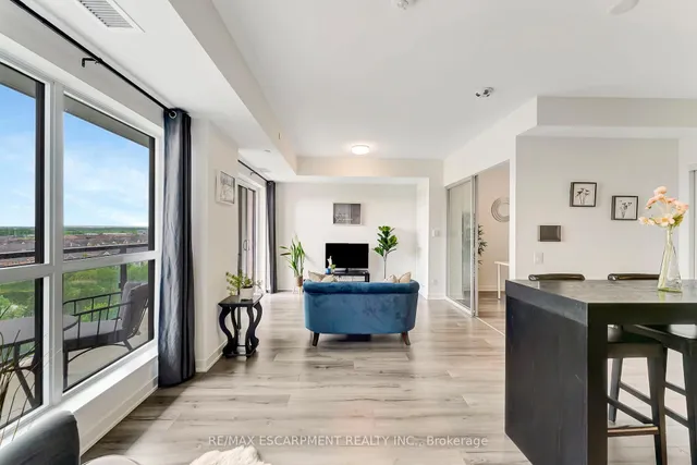 Additional property image - 405 Dundas St Unit 702