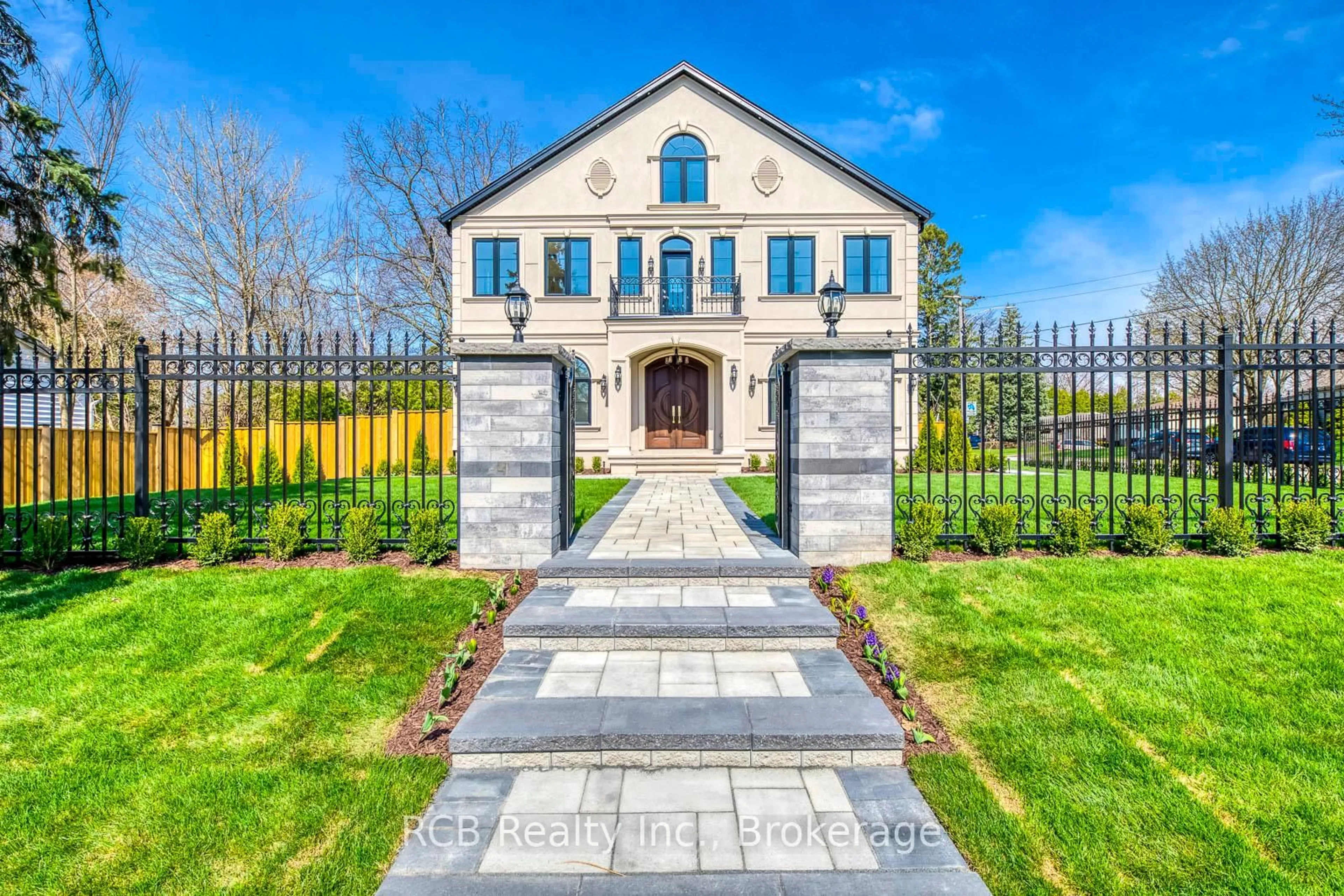 Home with brick exterior material, building for 452 Rothesay Pl, Burlington Ontario L7N 1N5