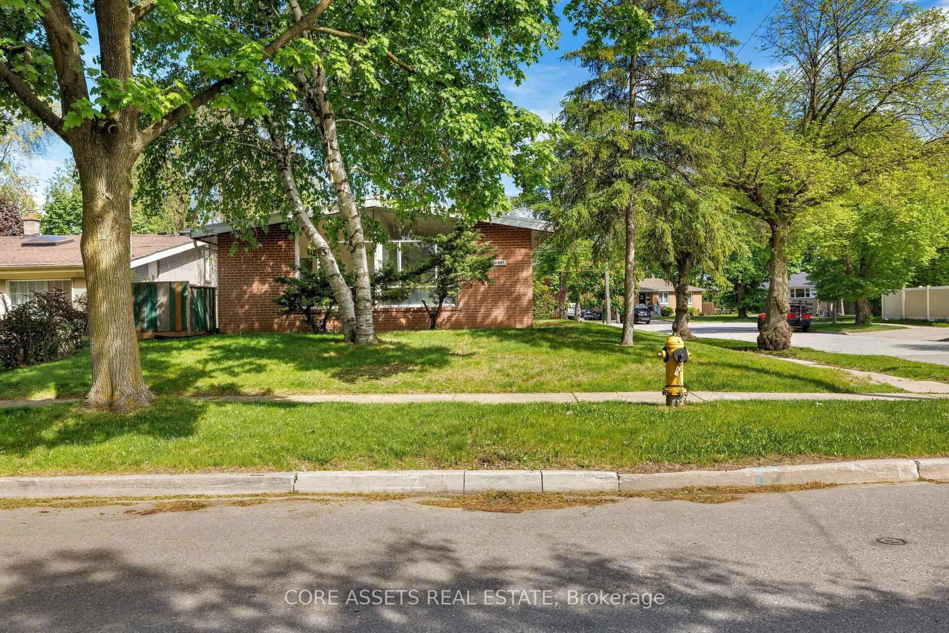 Unknown for 23 Alhart Dr, Toronto Ontario M9V 2M8