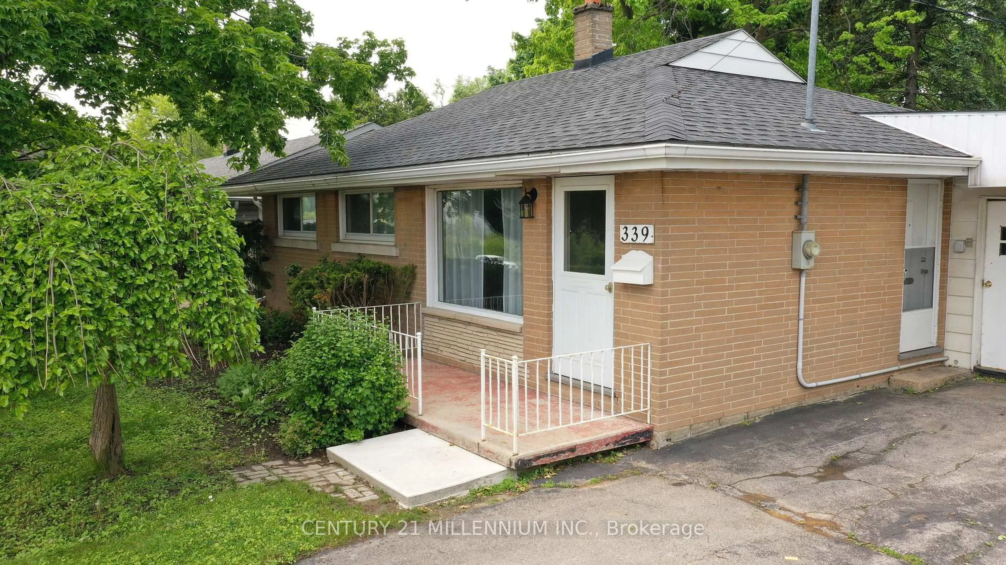Home with brick exterior material, street for 339 Broadway, Orangeville Ontario L9W 1L5