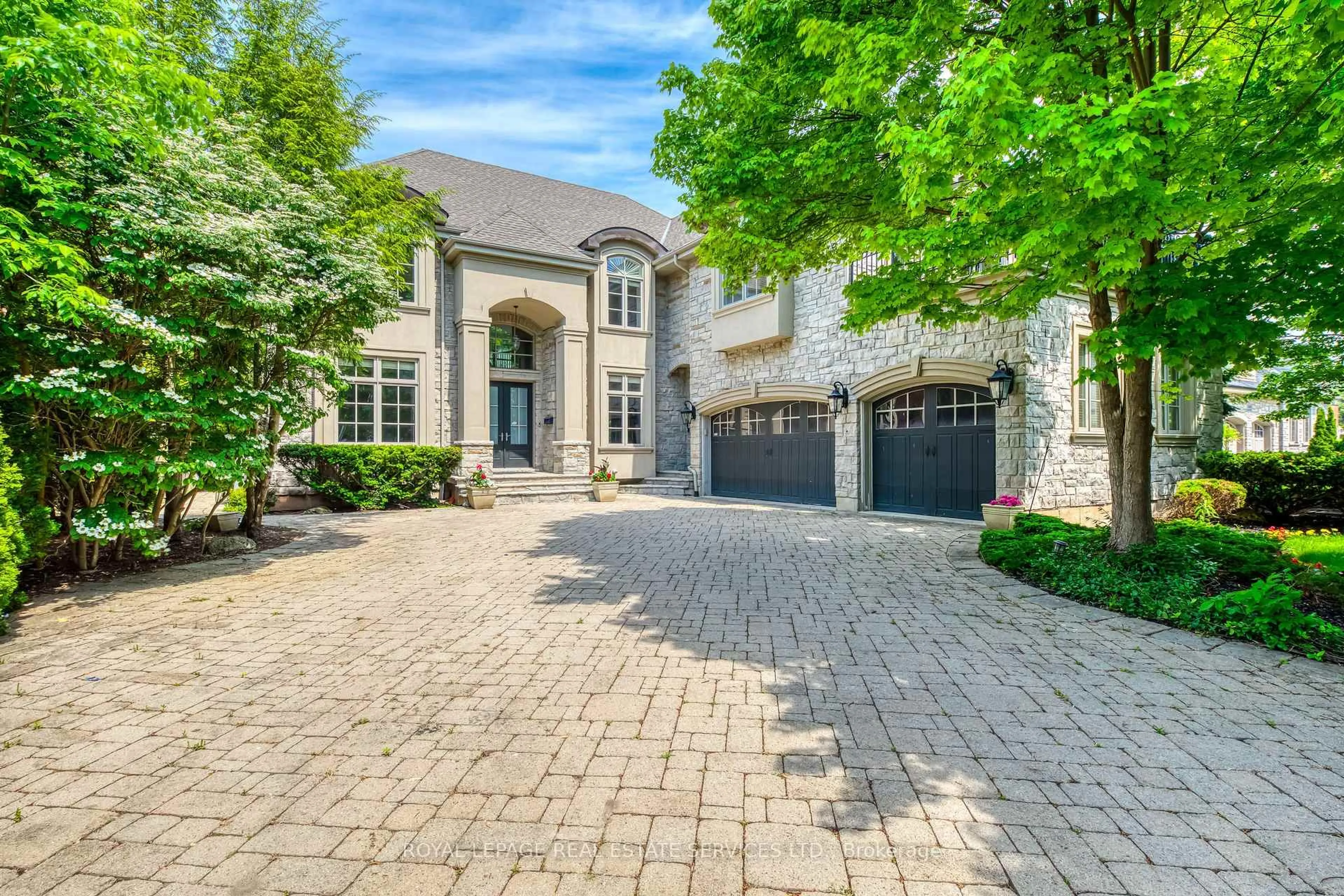 Home with brick exterior material, street for 3341 Lakeshore Rd, Burlington Ontario L7N 1B1