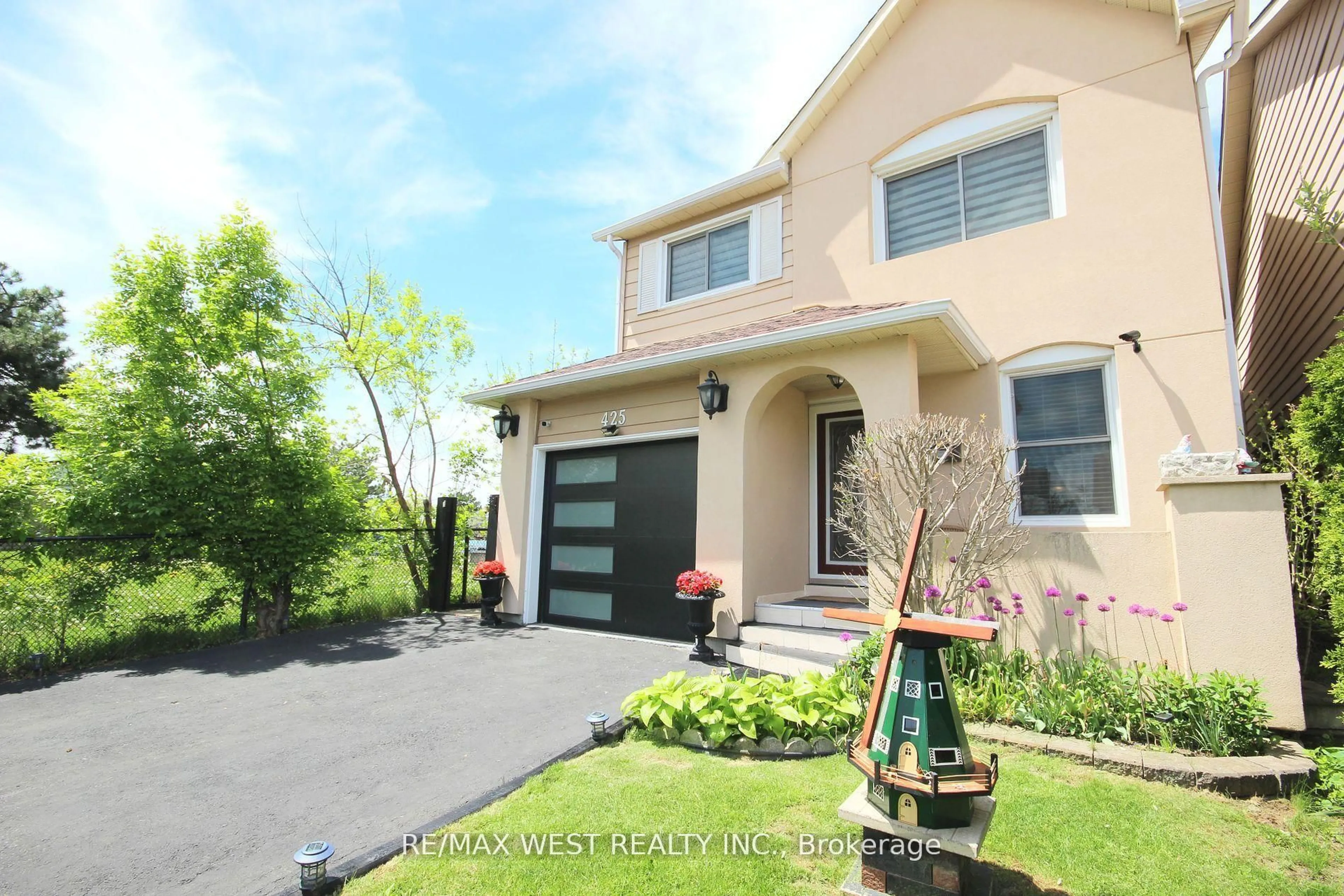 Unknown for 425 Hansen Rd, Brampton Ontario L6V 3P6